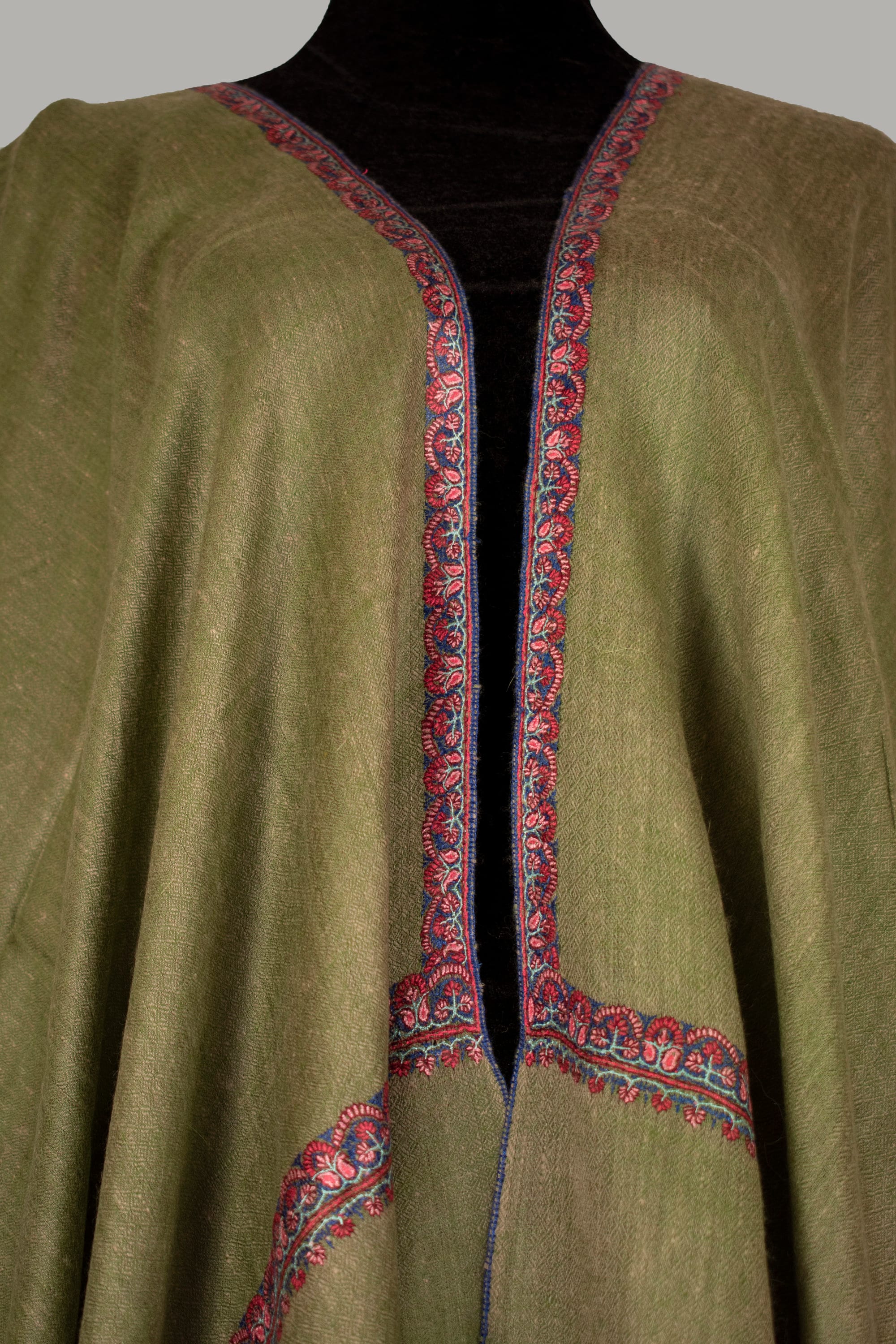 Border Sozni Pure Pashmina/Cashmere Scarf/Shawl, Hand woven on Hand loom & Hand Embroided in Kashmir, Luxury, Masterpiece. Shahkaar