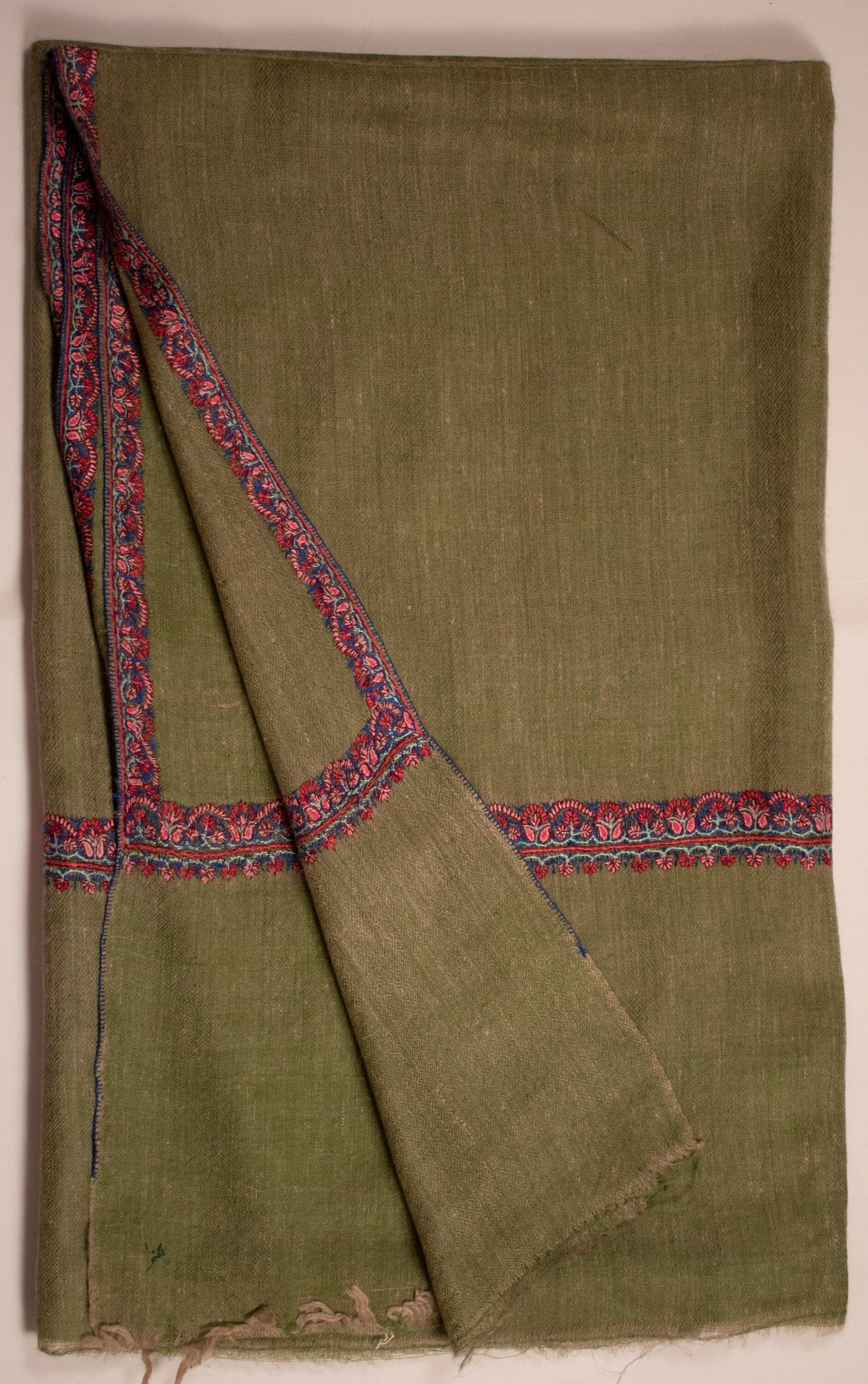 Border Sozni Pure Pashmina/Cashmere Scarf/Shawl, Hand woven on Hand loom & Hand Embroided in Kashmir, Luxury, Masterpiece. Shahkaar