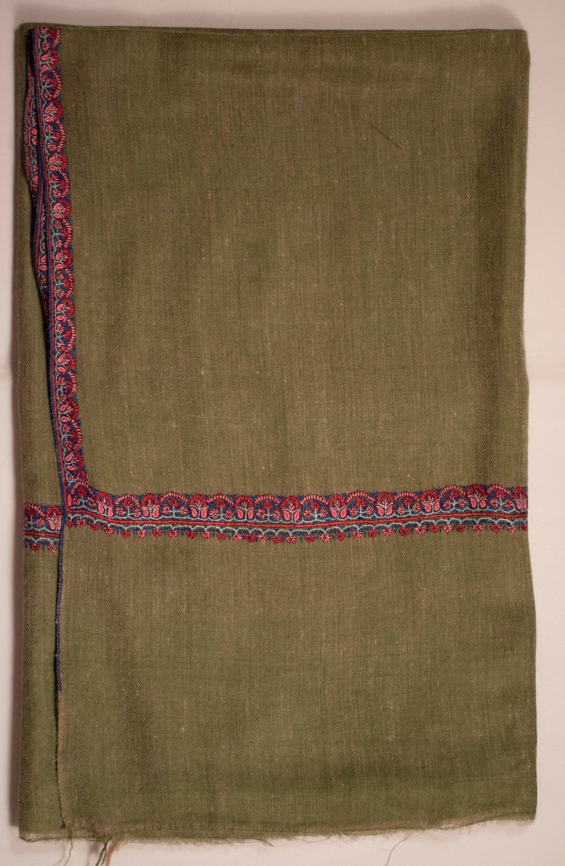 Border Sozni Pure Pashmina/Cashmere Scarf/Shawl, Hand woven on Hand loom & Hand Embroided in Kashmir, Luxury, Masterpiece. Shahkaar