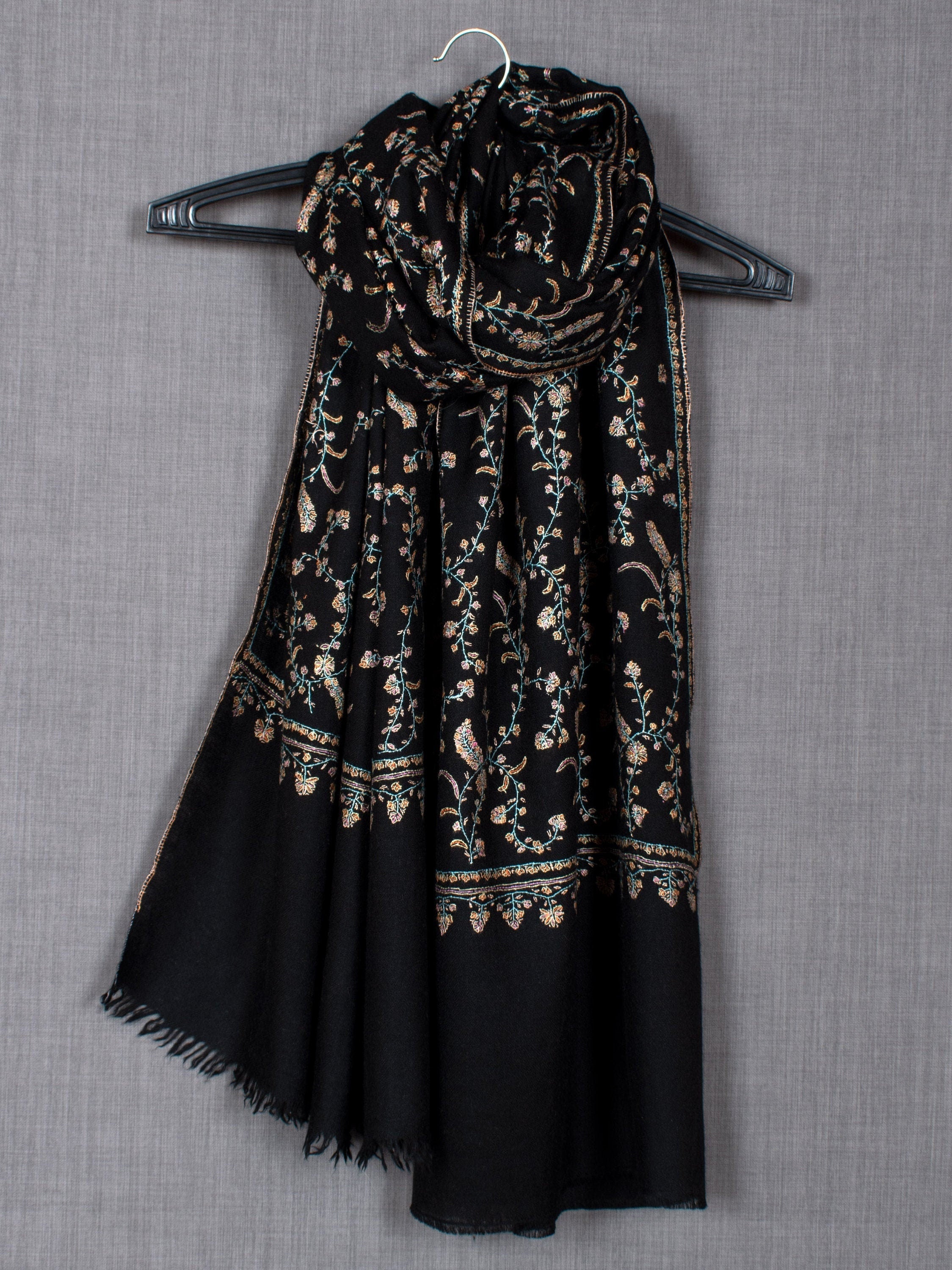 Sciarpa Pashmina Jaaldaar Kashmir ricamata, involucro nero, 28x80"