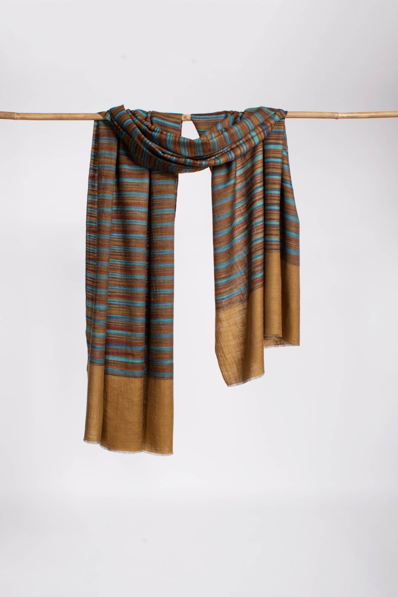 Lightweight Pashmina Shawl Handloomed with Fine Weaving - COTSWOLD