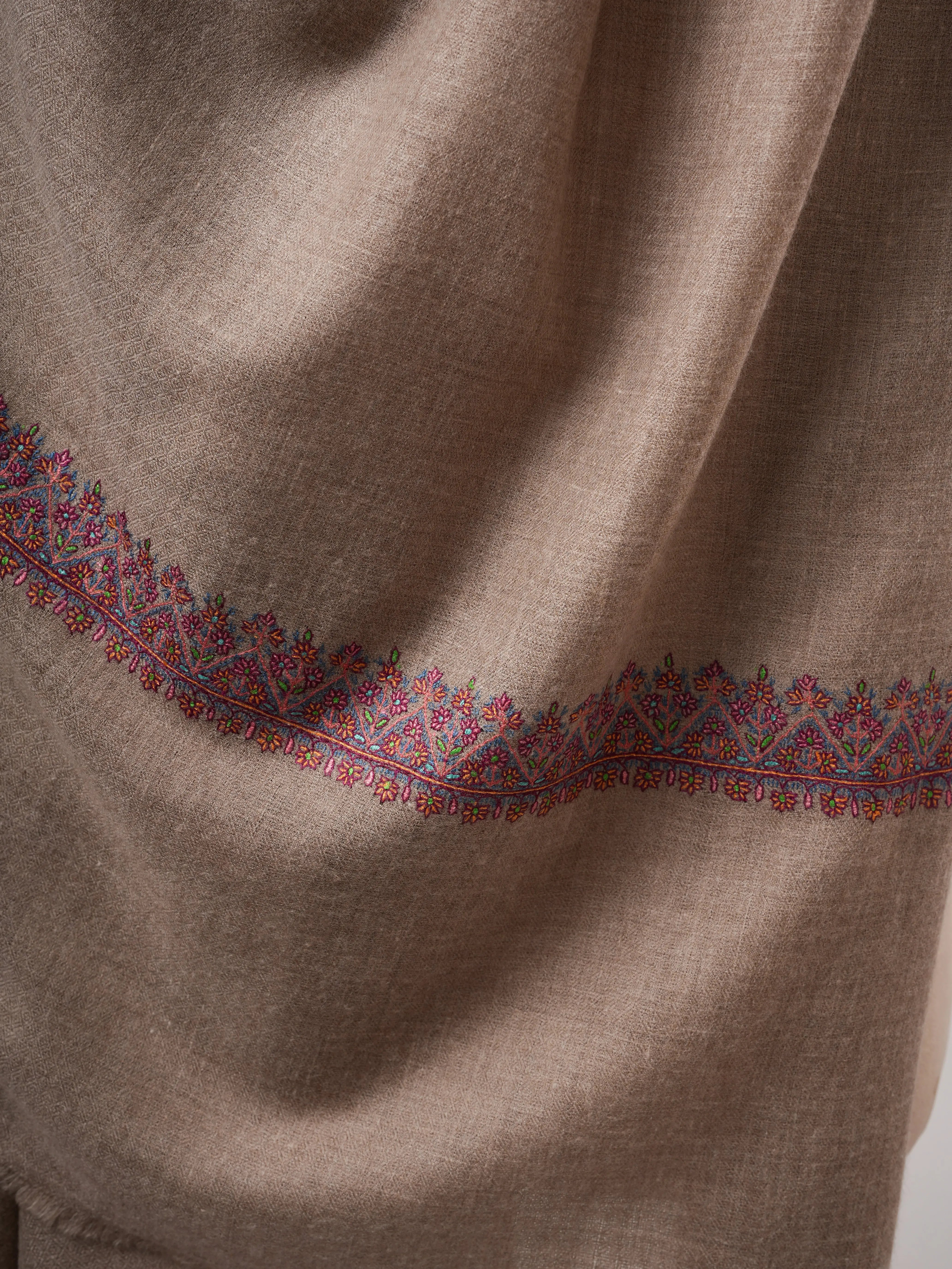 Natural Grey Hashia Embroidered Kashmiri Pashmina Shawl – Elegant Handwoven Luxury Shahkaar