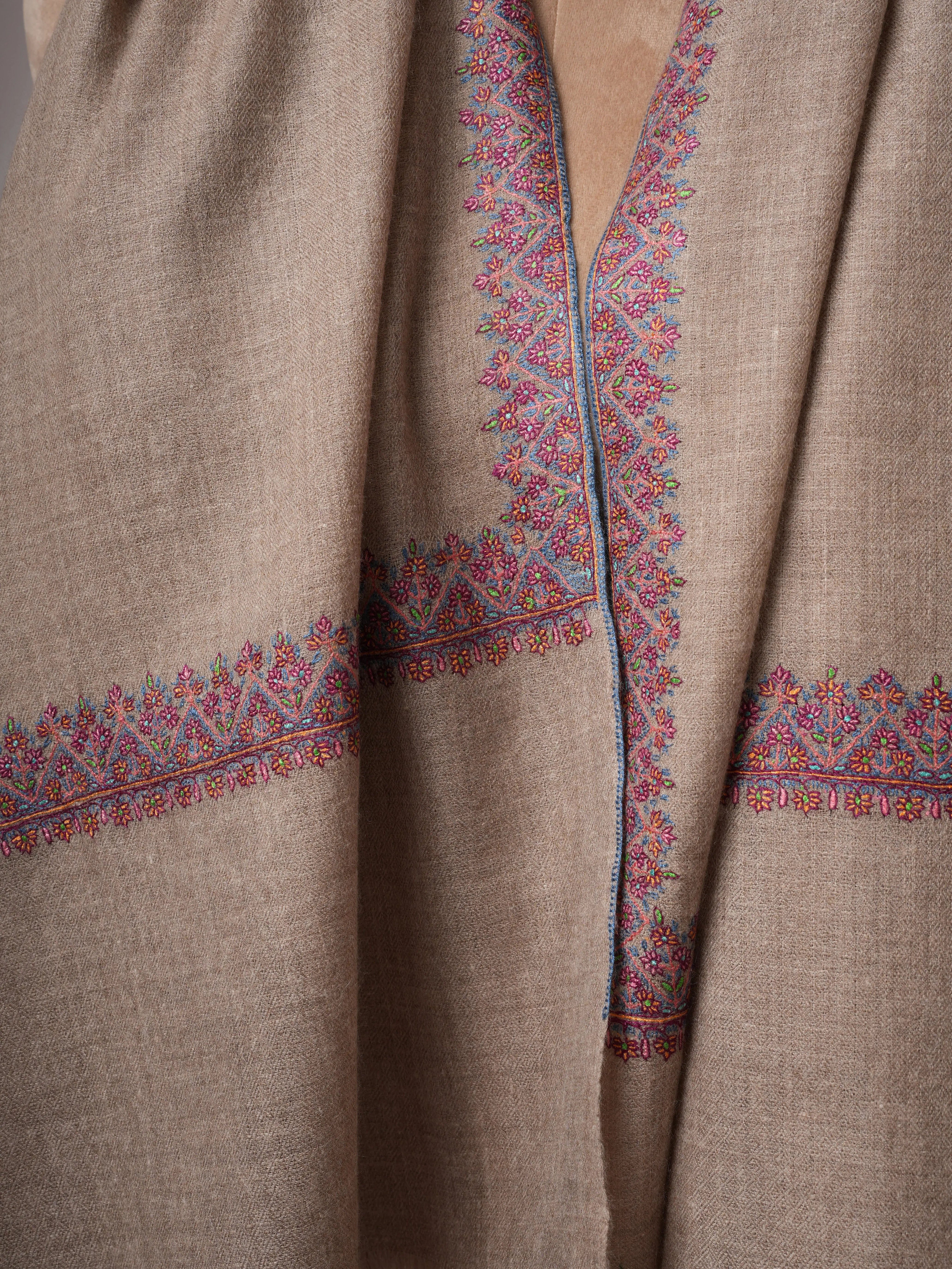 Natural Grey Hashia Embroidered Kashmiri Pashmina Shawl – Elegant Handwoven Luxury Shahkaar