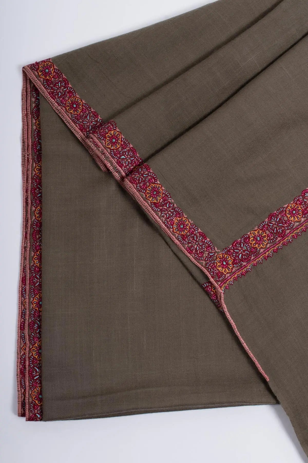 Americano Kashmiri Embroidered Pashmina Shawl - TOURS Shahkaar