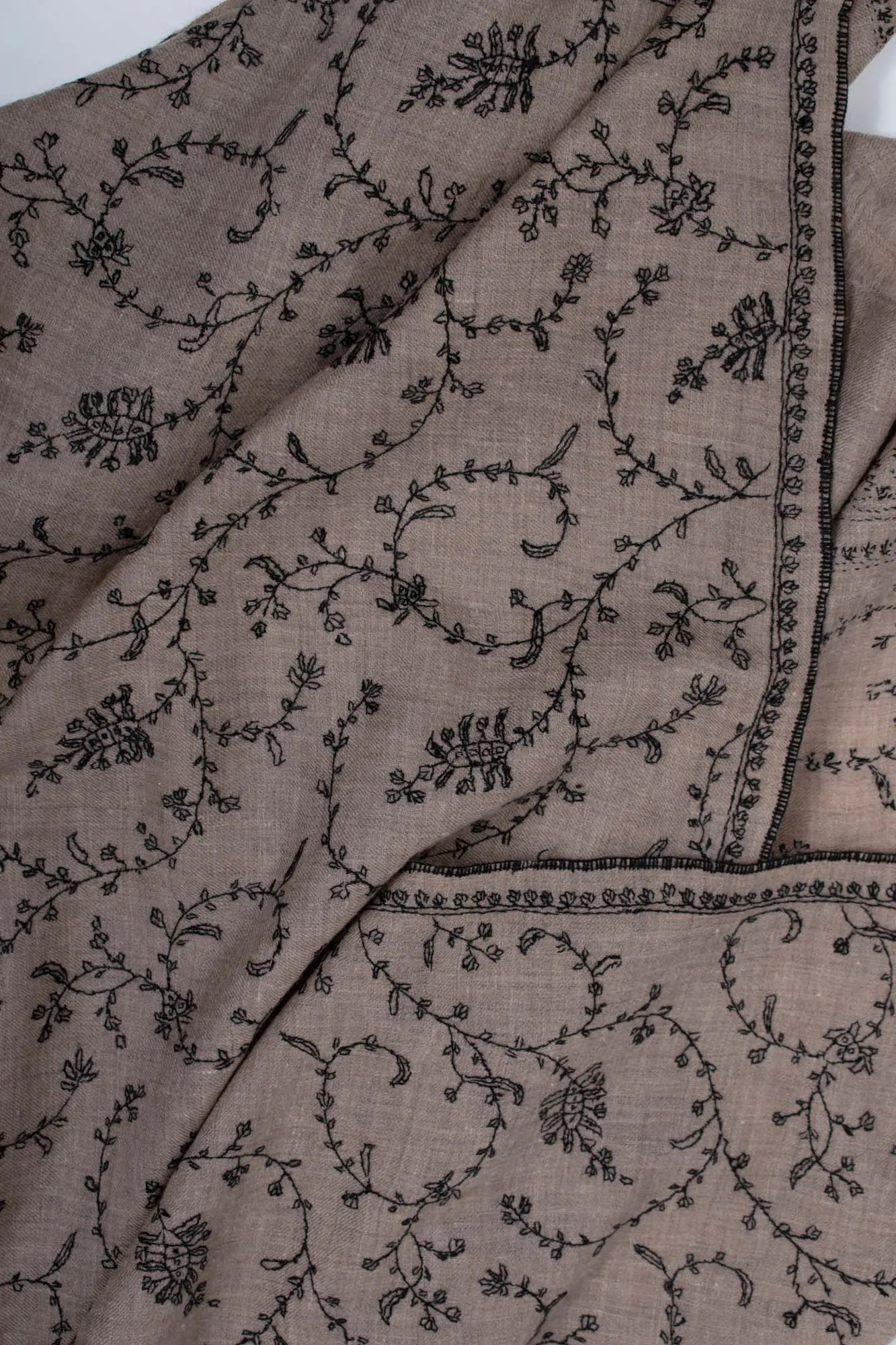 Beige and Black Kashmiri Pashmina Scarf - KAYSERBERG Shahkaar