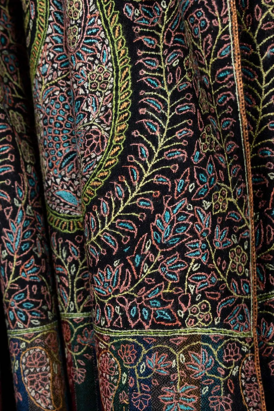 MUQADAS - 40x80" Shahkaar