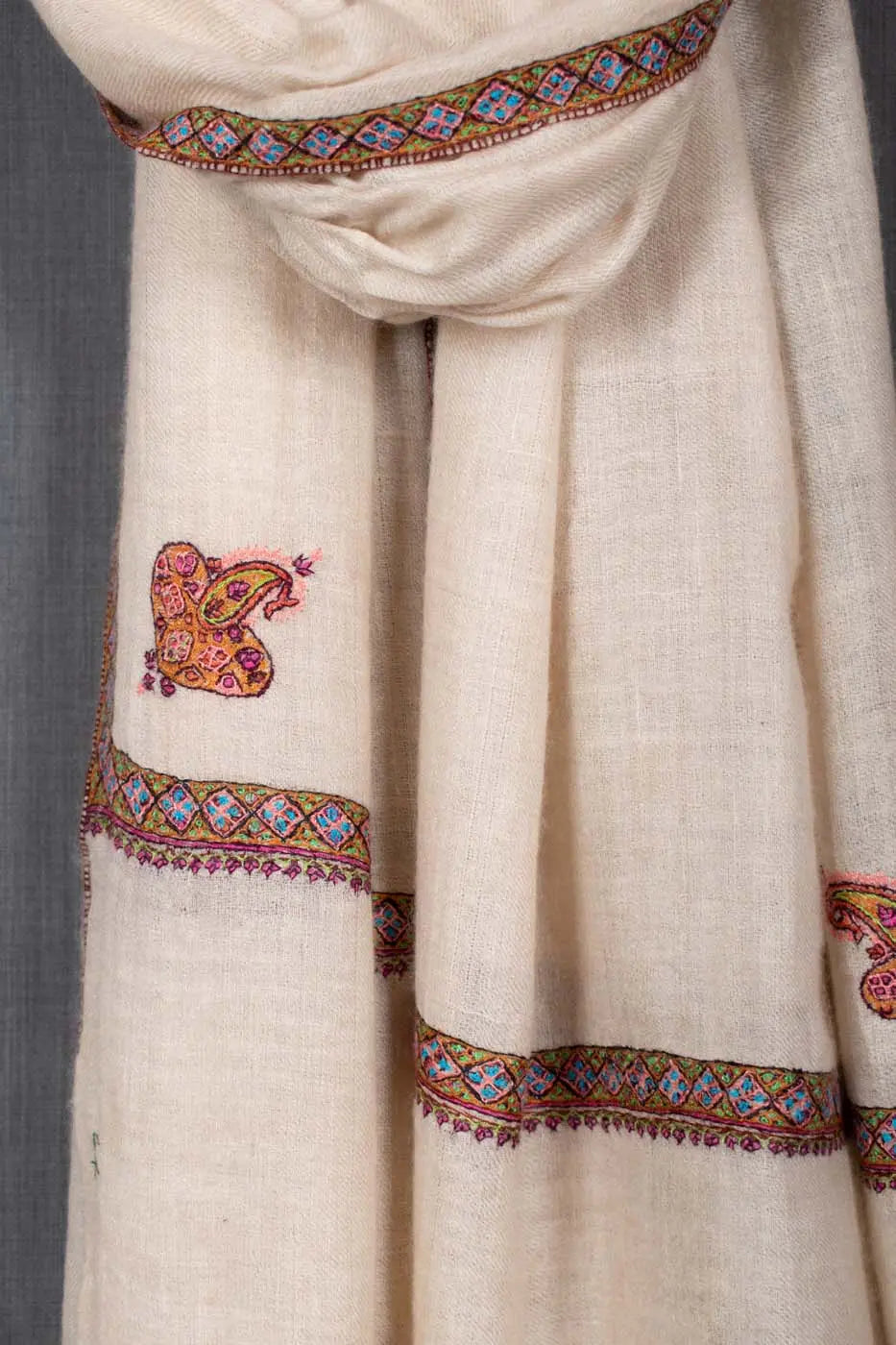 AREEBA - 28x80"