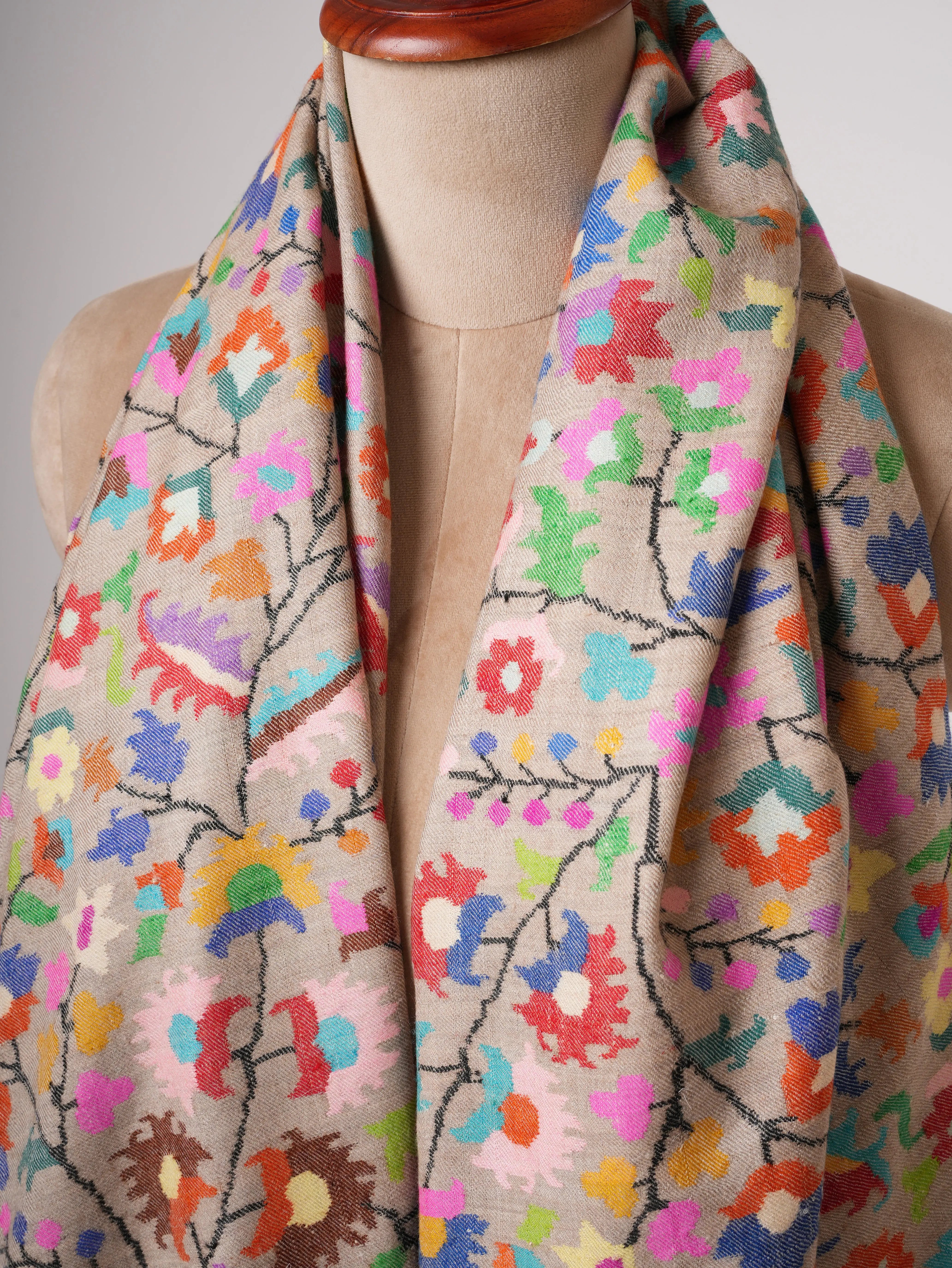 Beige Handloomed Kani Pashmina Shawl with Elegant Floral Motifs Shahkaar