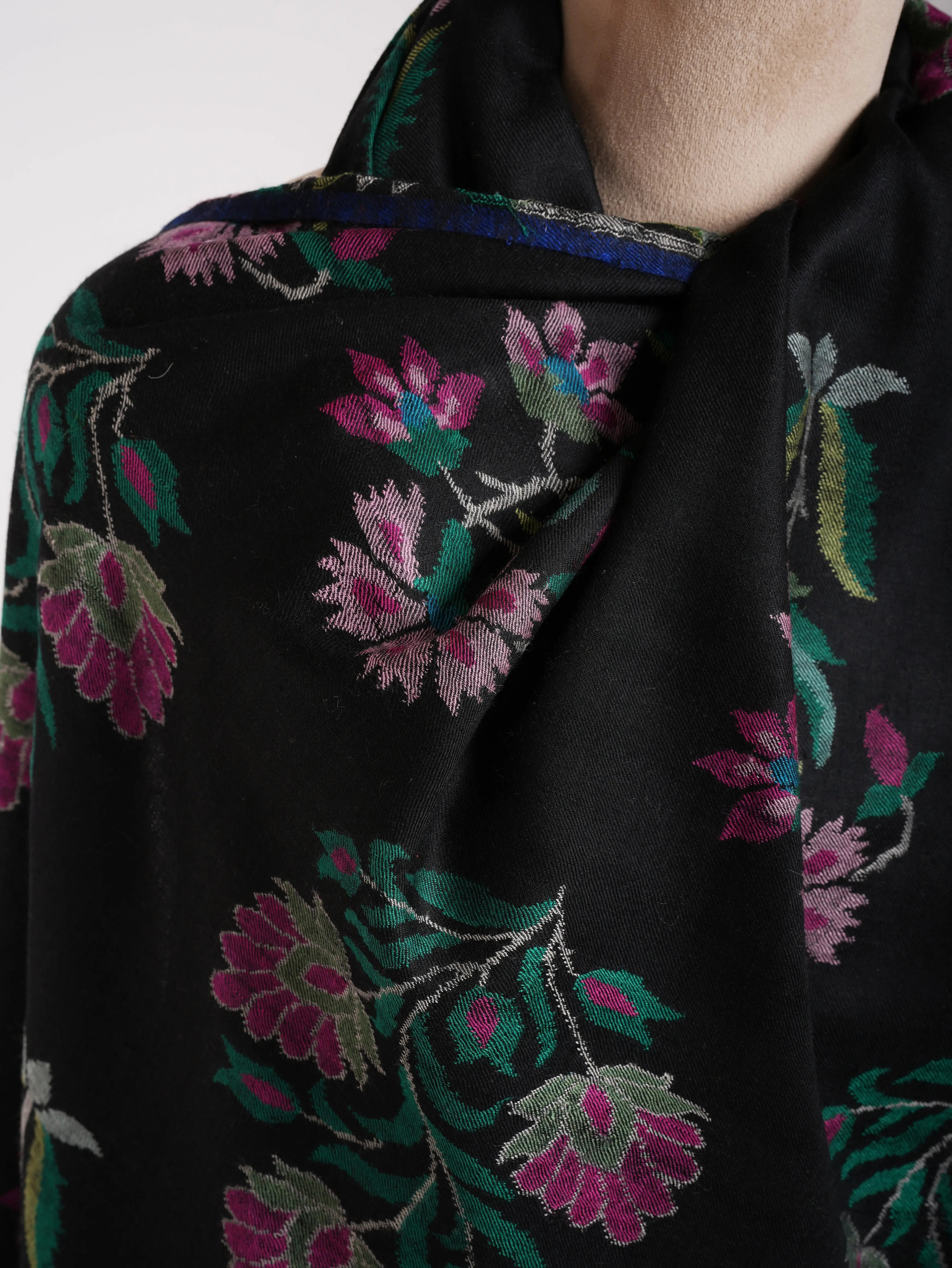 Black Mughal Motif Kani Handwoven Pashmina Shawl Shahkaar