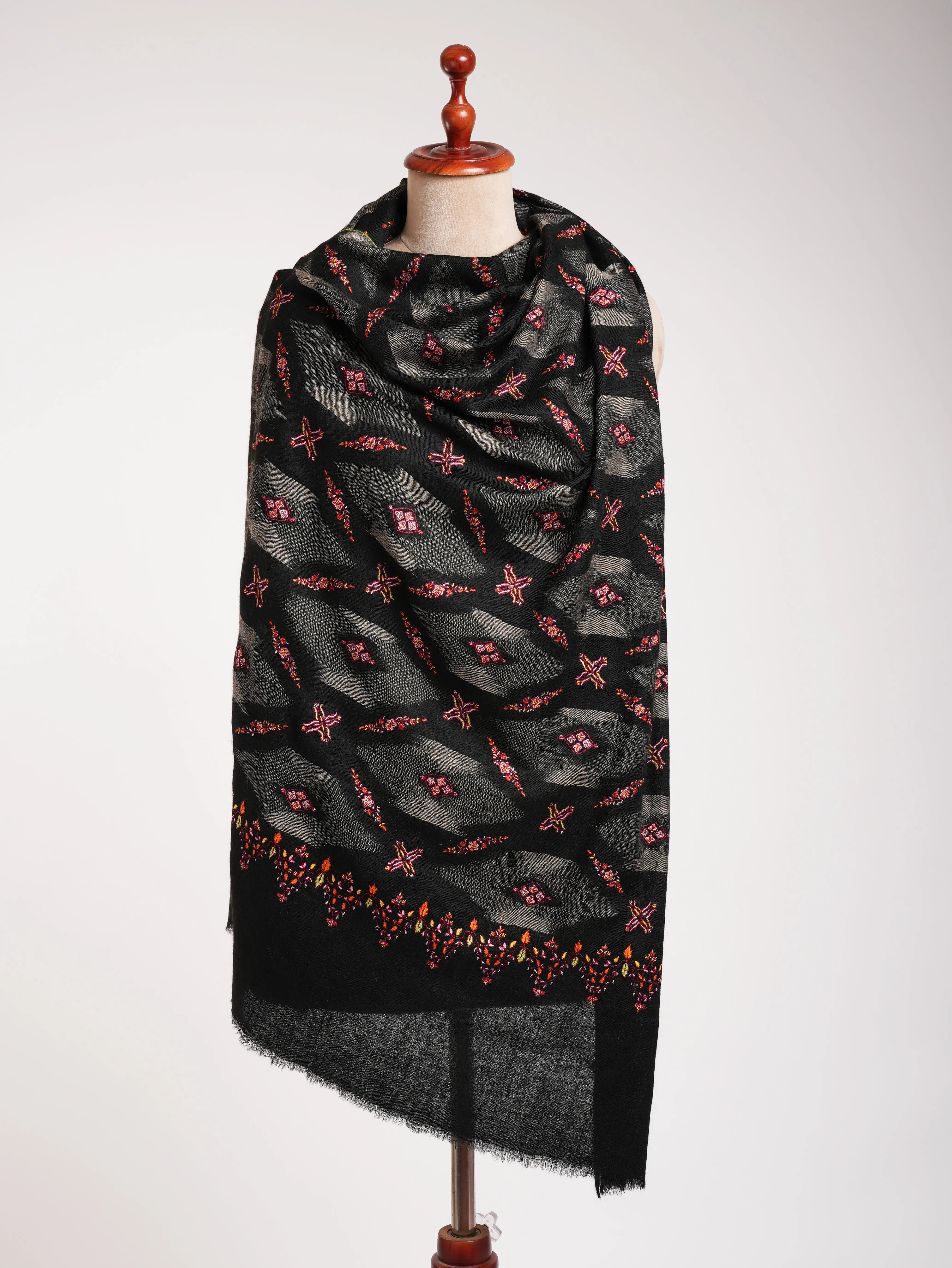 Black Sozni Embroidered Kashmiri Pashmina Shawl Shahkaar