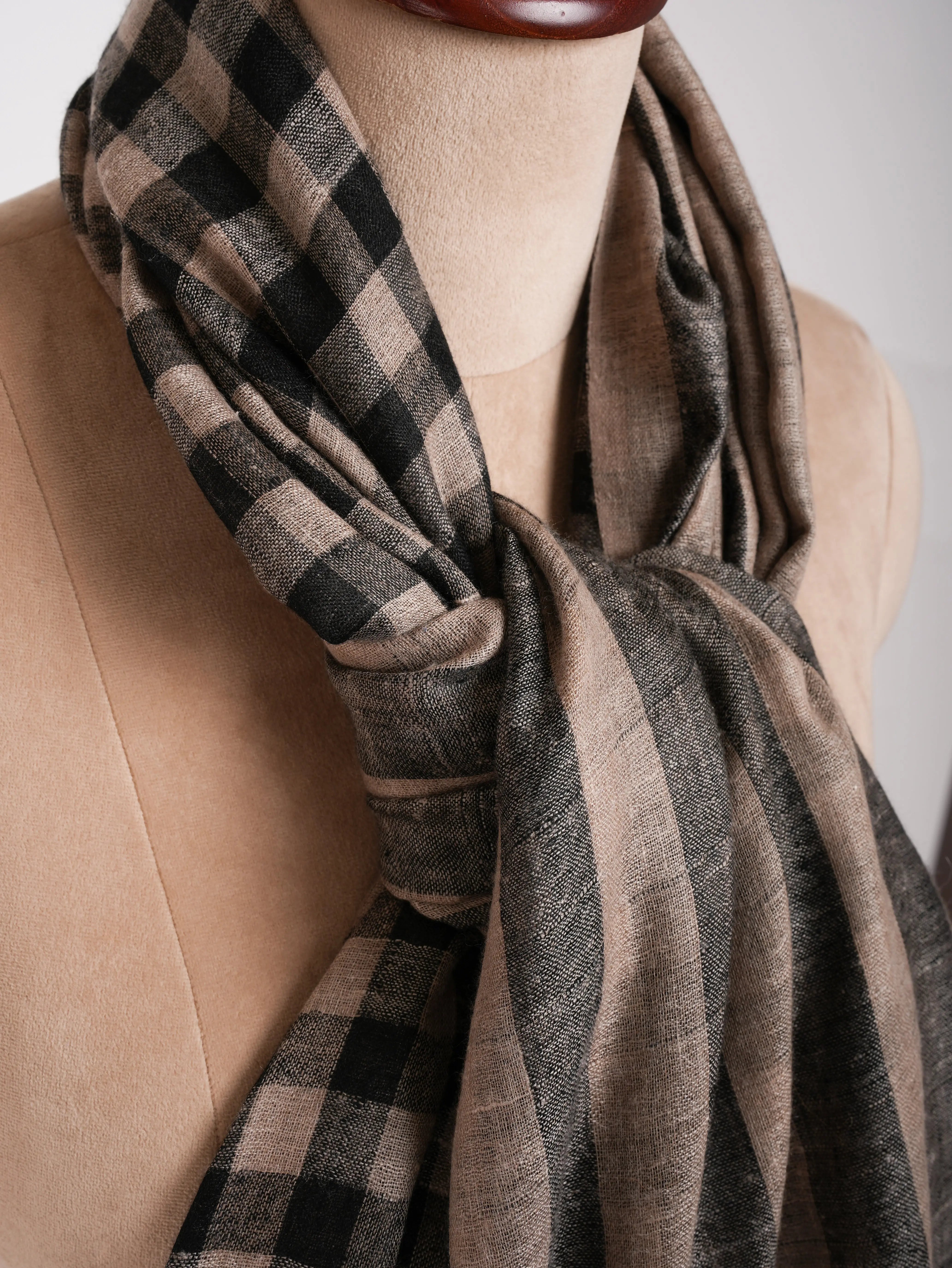 Black and Beige Dorukha Handwoven Pashmina Shawl Shahkaar