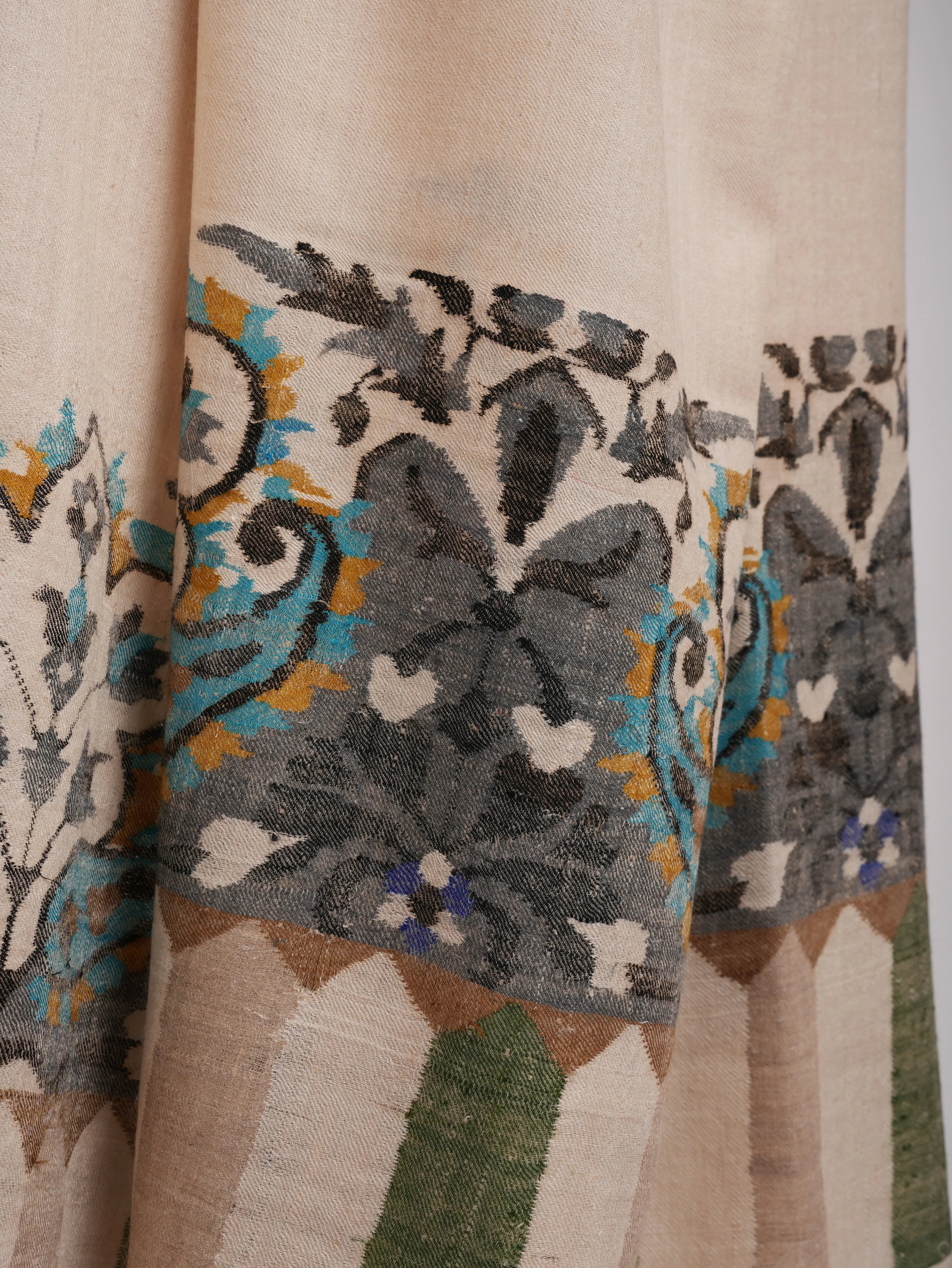 Bulky Oversized Pure Pashmina Kani Wrap Shahkaar