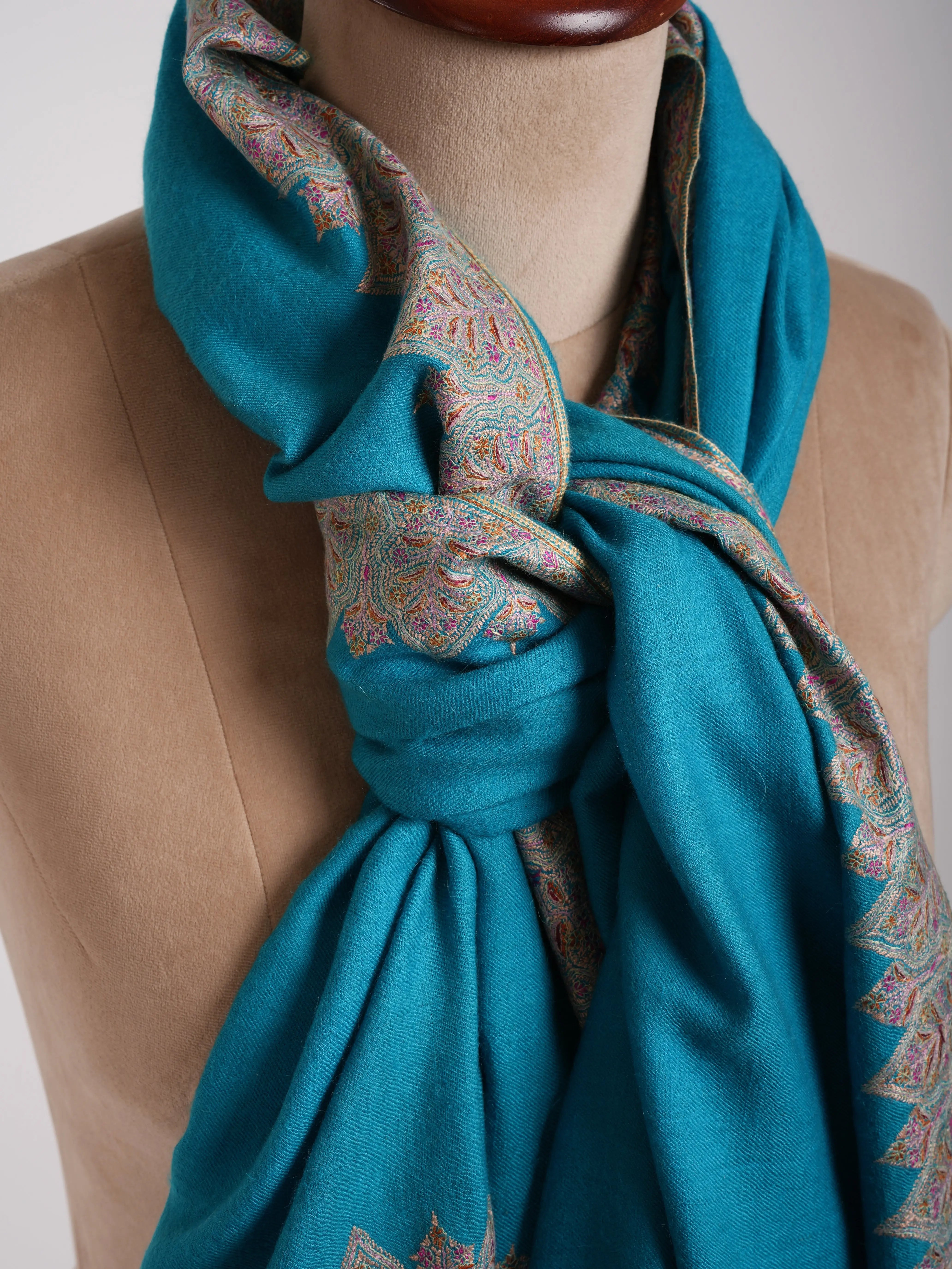 Capri Neemdaur Handstitched Kashmiri Pashmina Shawl Shahkaar