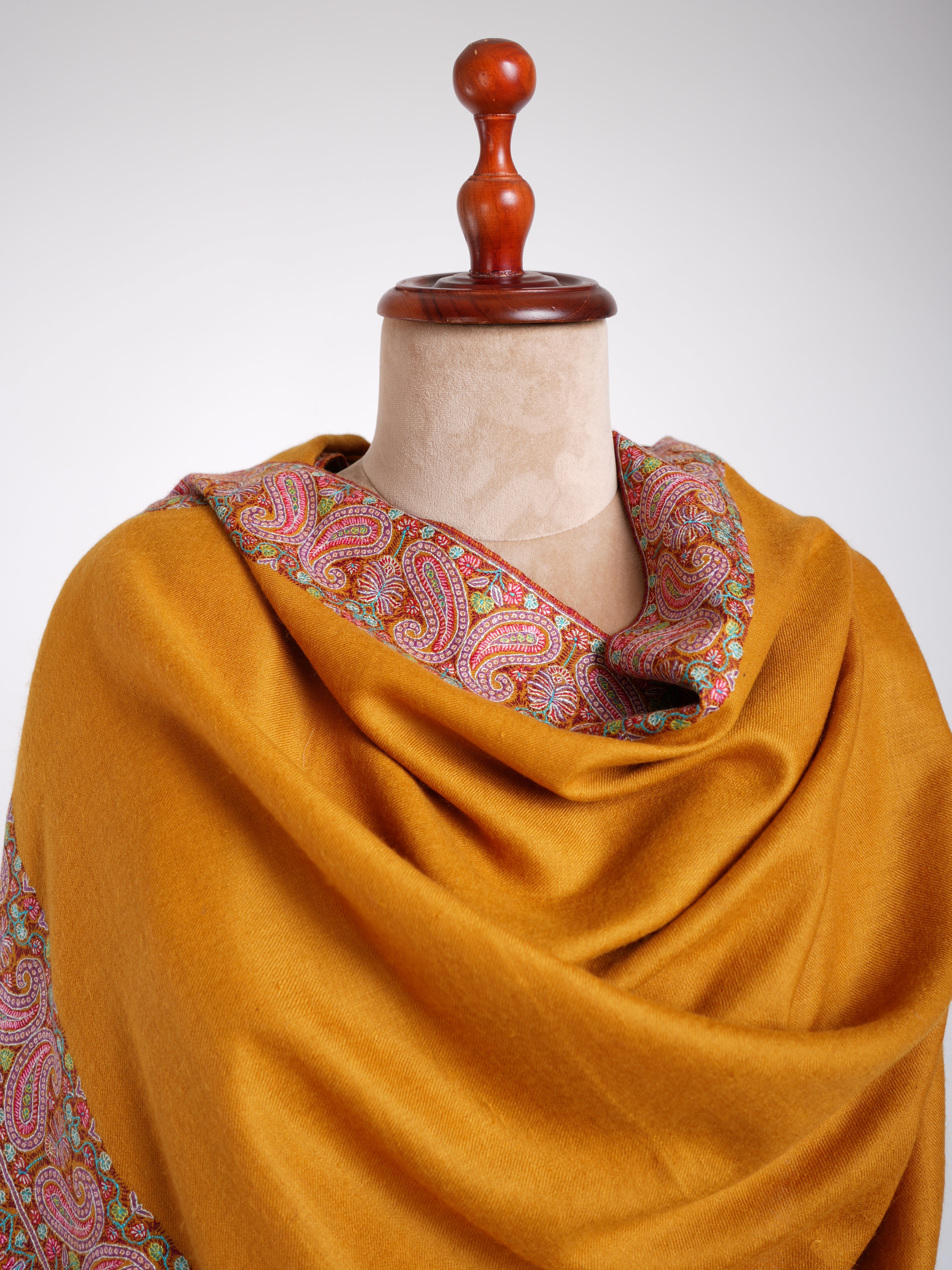 Royal Paisley Sozni Hand Embroidered Pashmina Shawl Shahkaar
