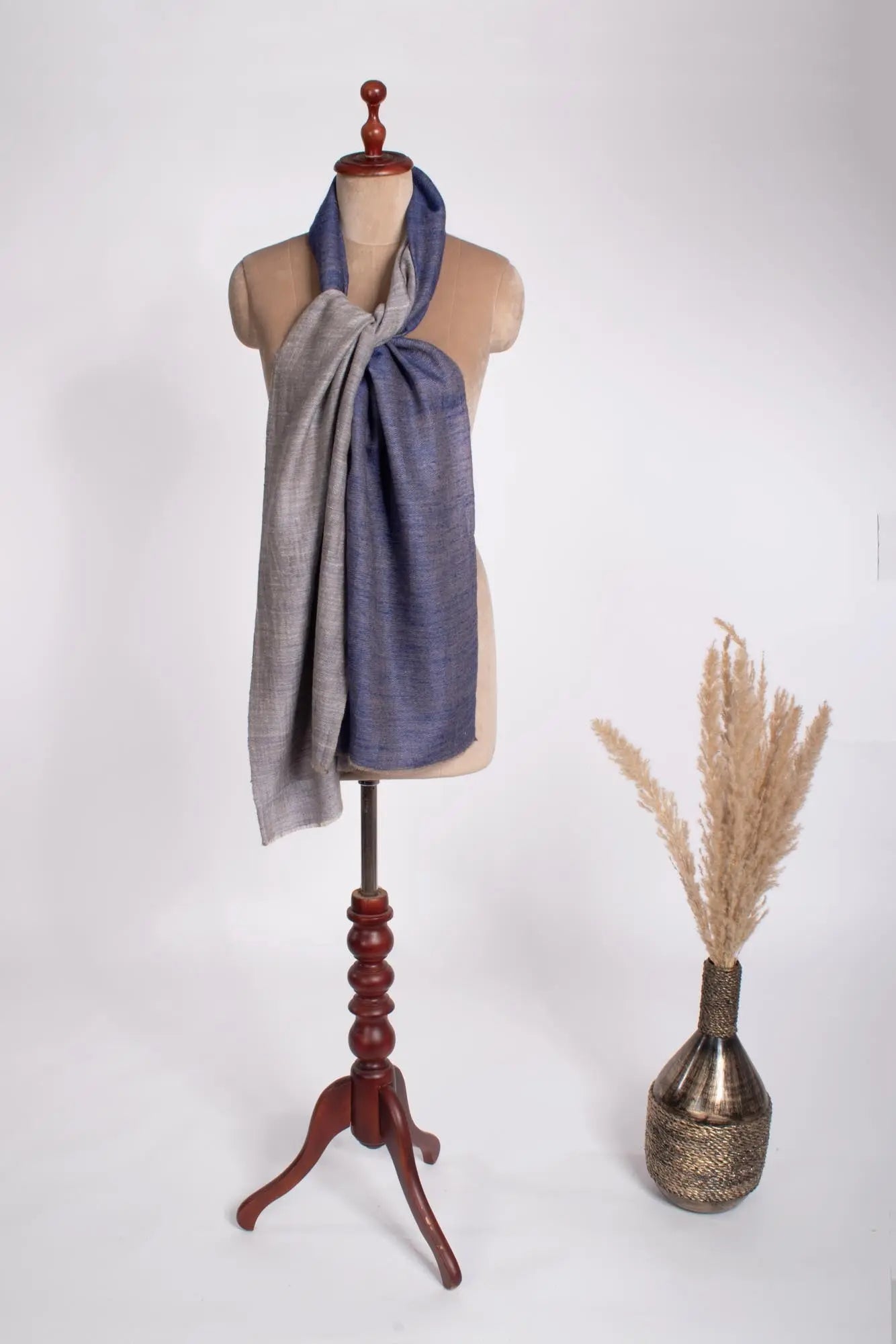Dorukha Cashmere Scarf in Ivory Blue - WHITEHAVEN Shahkaar