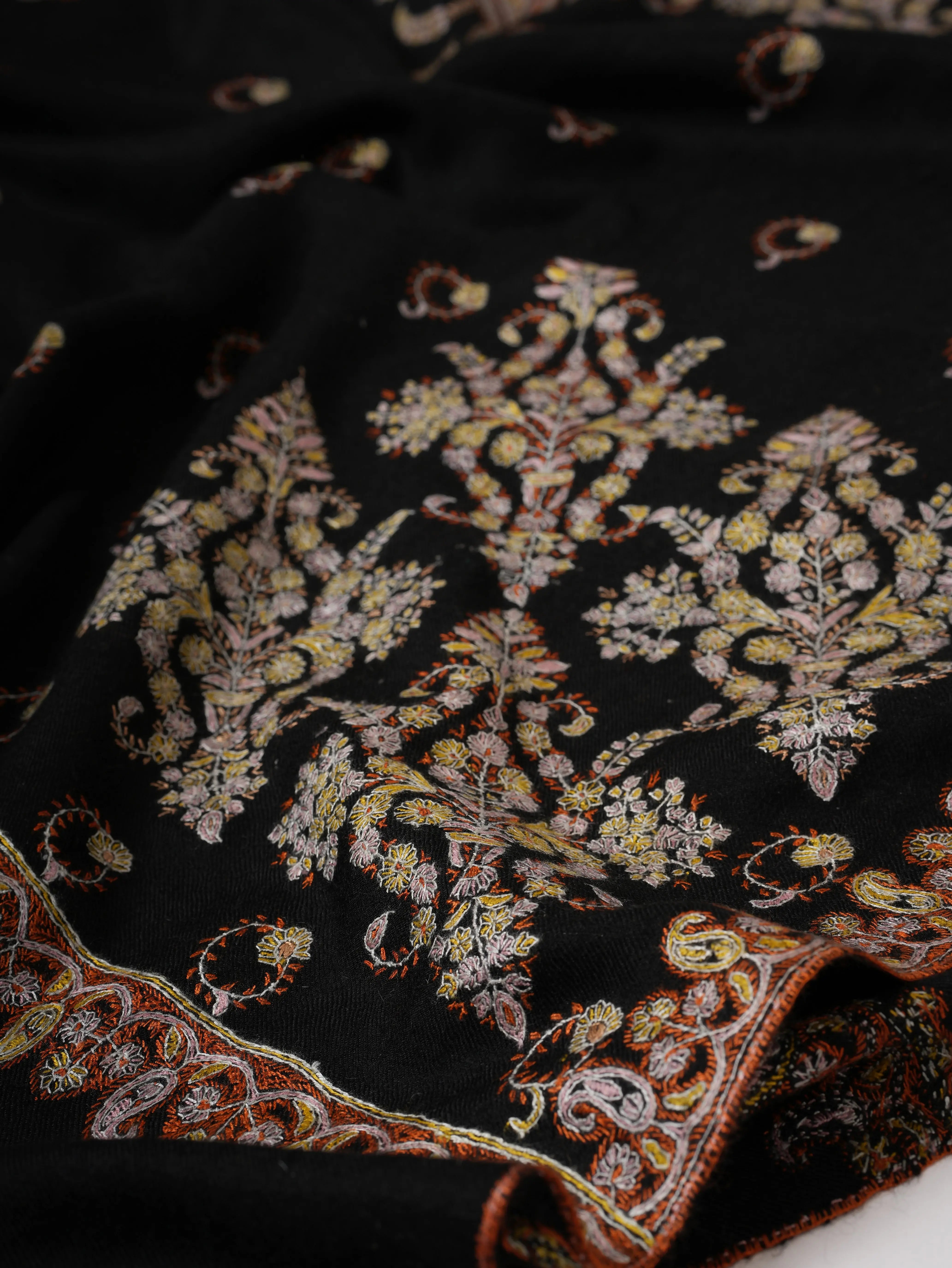 Black Sozni Embroidered Authentic Pashmina Shawl Shahkaar