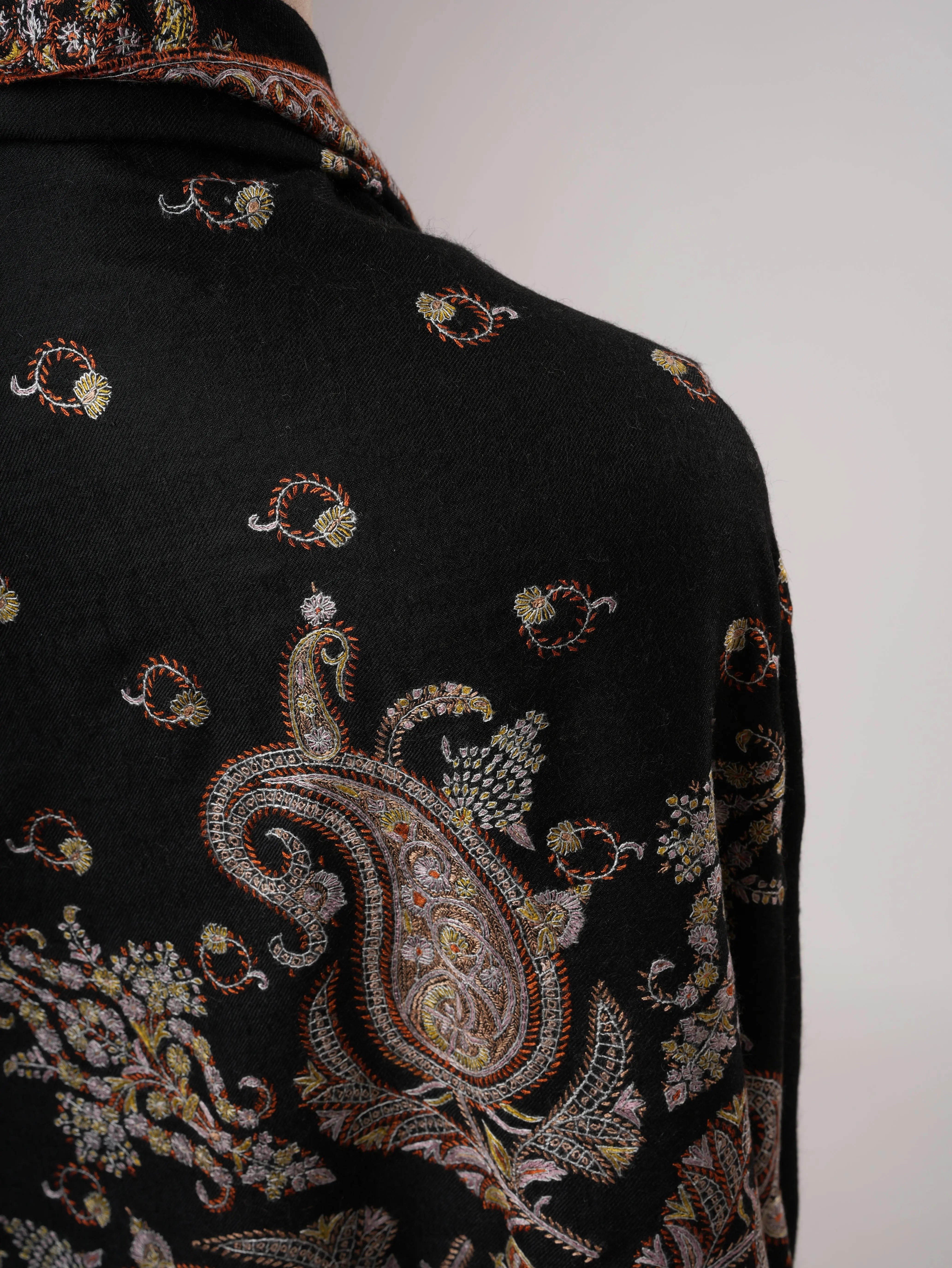 Black Sozni Embroidered Authentic Pashmina Shawl Shahkaar