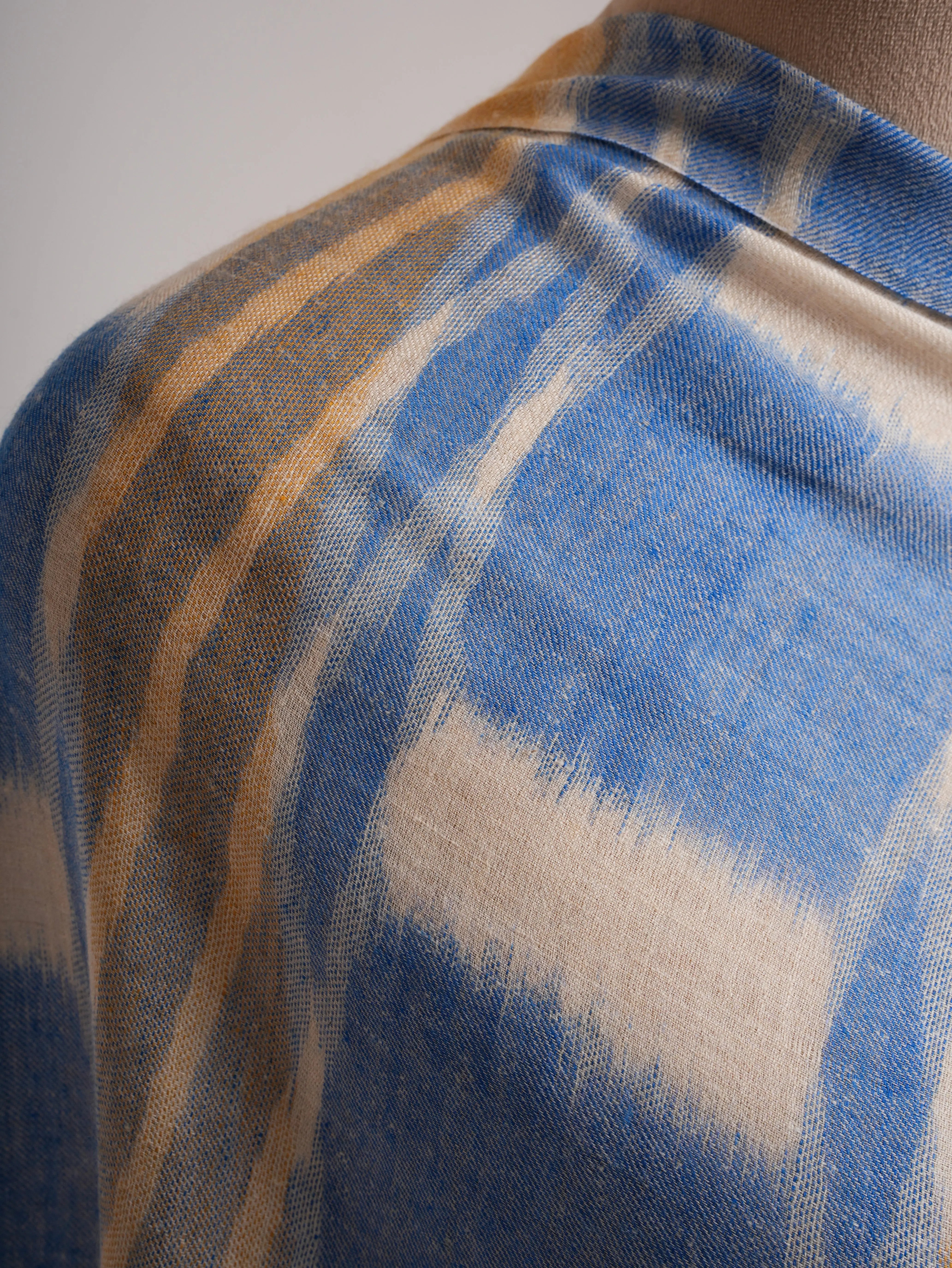 Featherlight Handwoven Ikat Kashmiri Pashmina Shawl Shahkaar