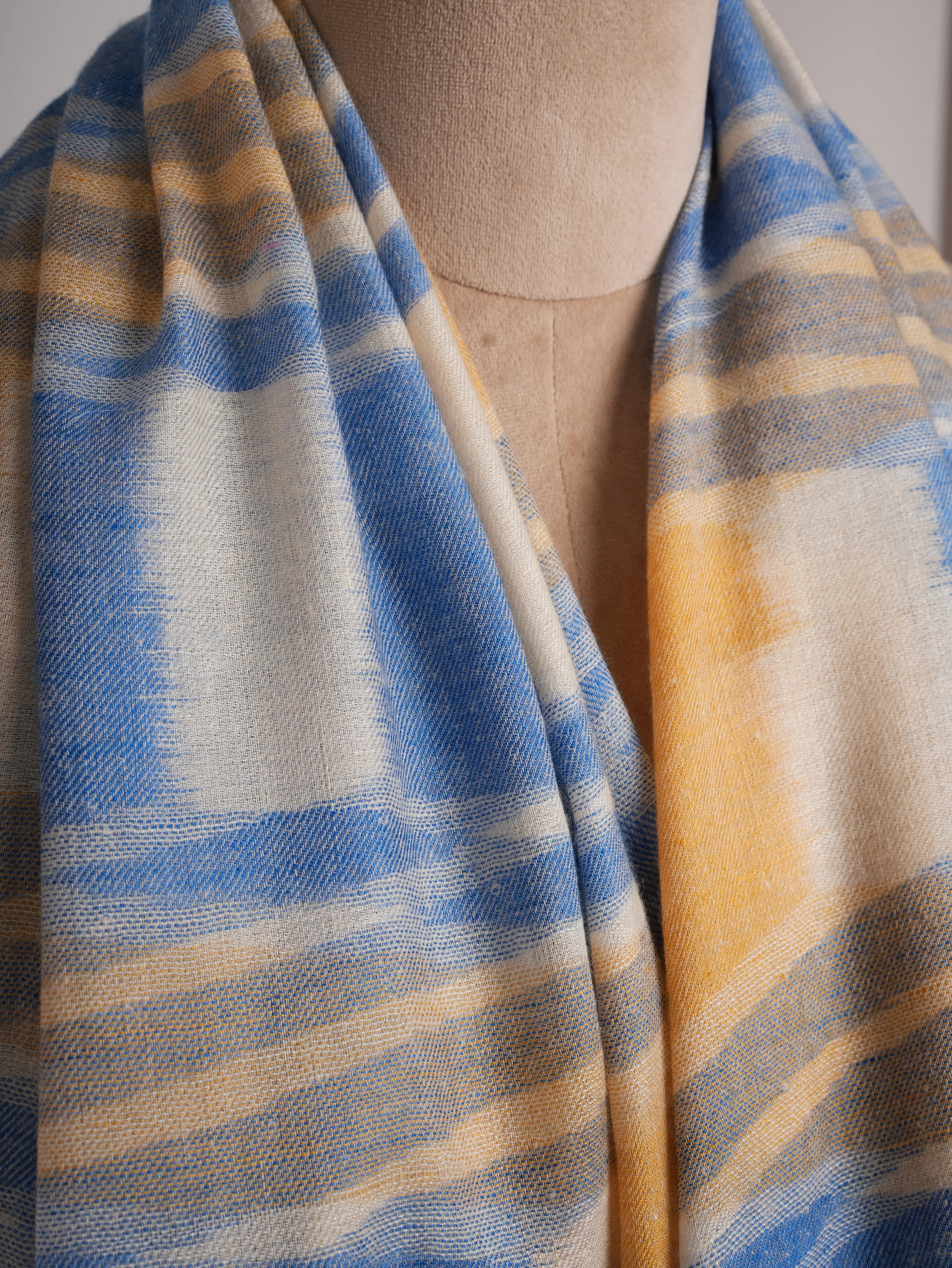 Featherlight Handwoven Ikat Kashmiri Pashmina Shawl Shahkaar