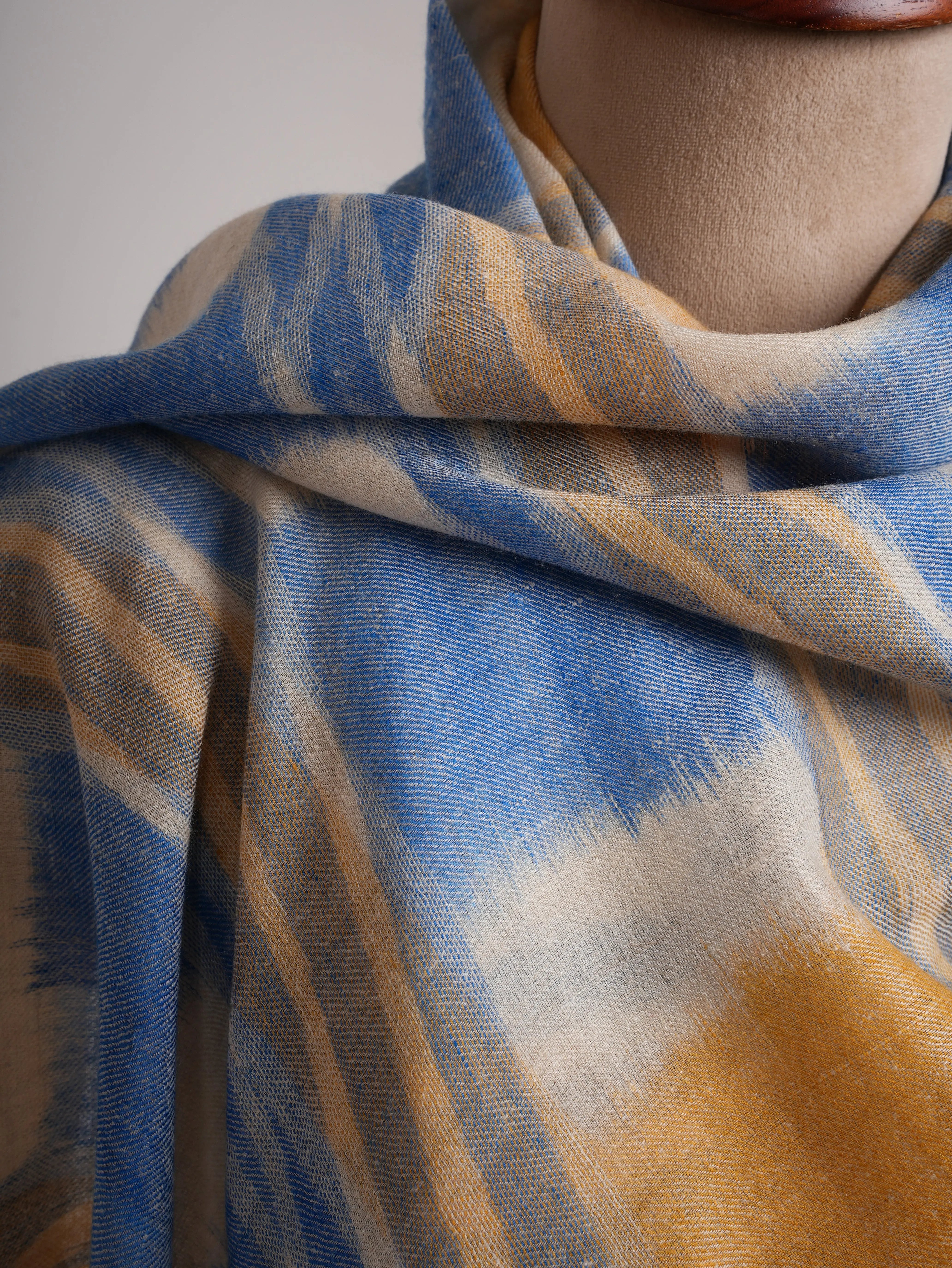 Featherlight Handwoven Ikat Kashmiri Pashmina Shawl Shahkaar