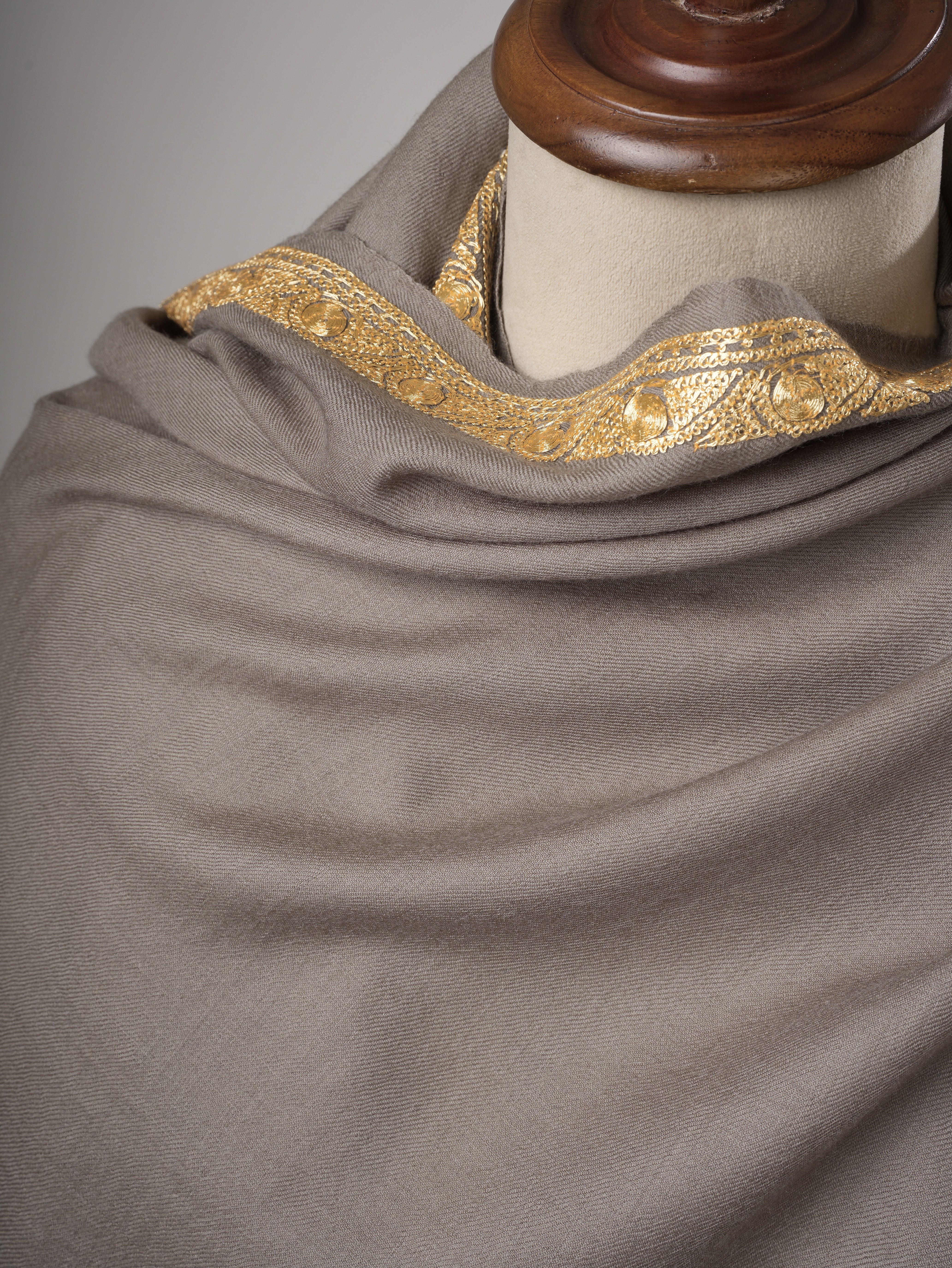 Fine Wool Grey Shawl with Hashia Hand Tilla Embroidery Shahkaar