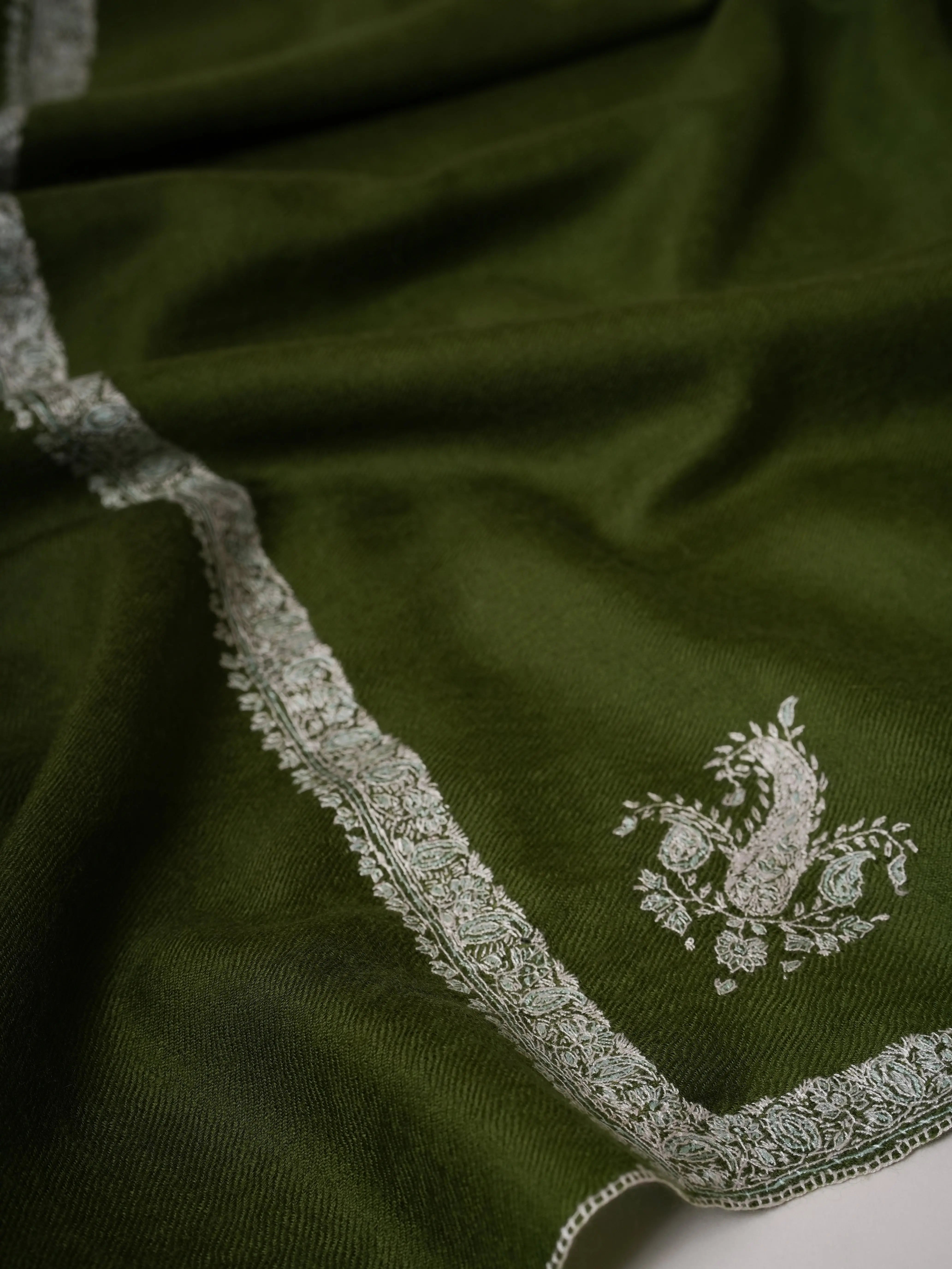 Handwoven Kashmiri Cashmere Scarf with Classic Hashia Embroidery Shahkaar