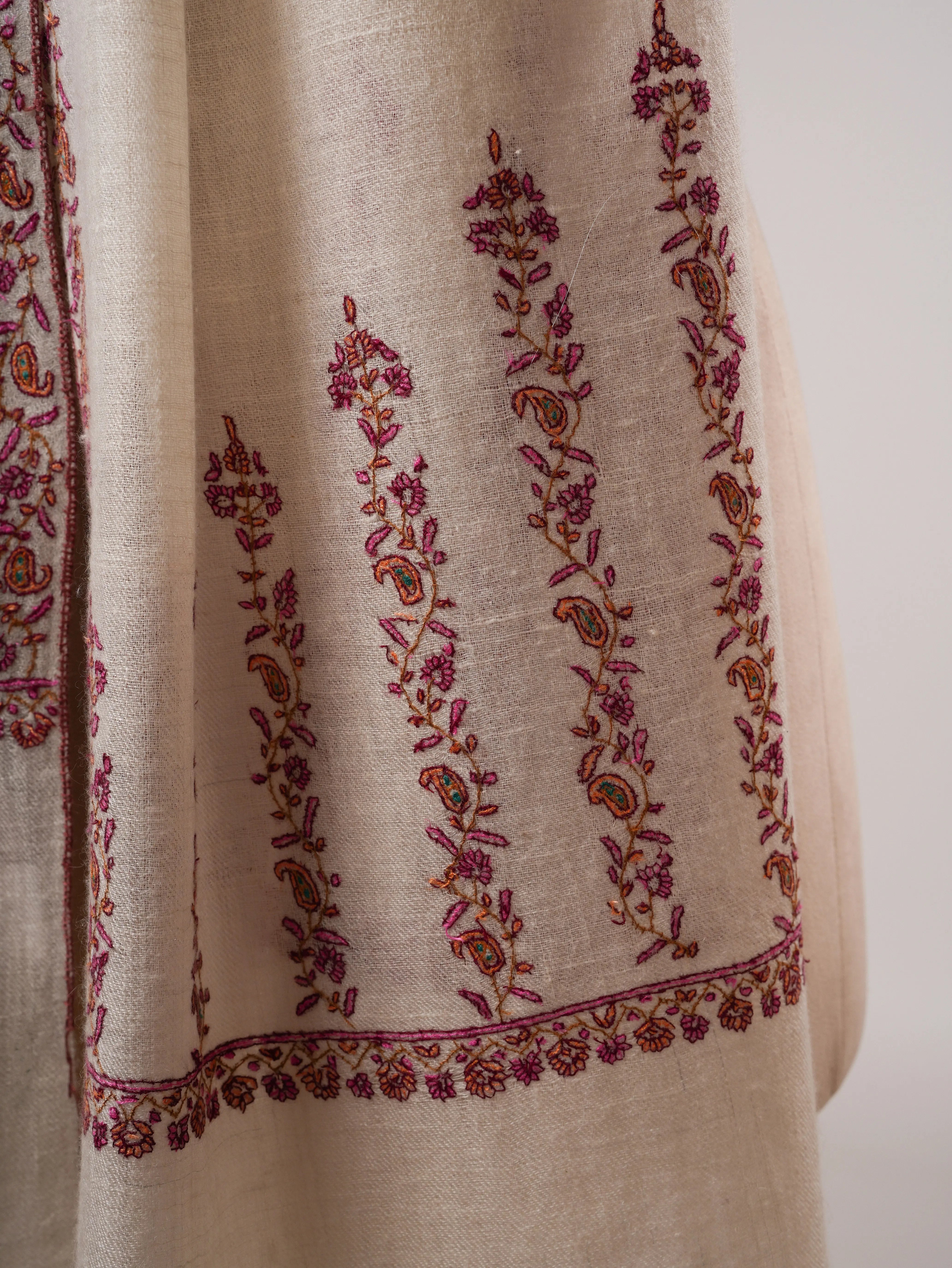 Handwoven Natural White Cashmere Scarf with Hand Embroidered Palla Shahkaar