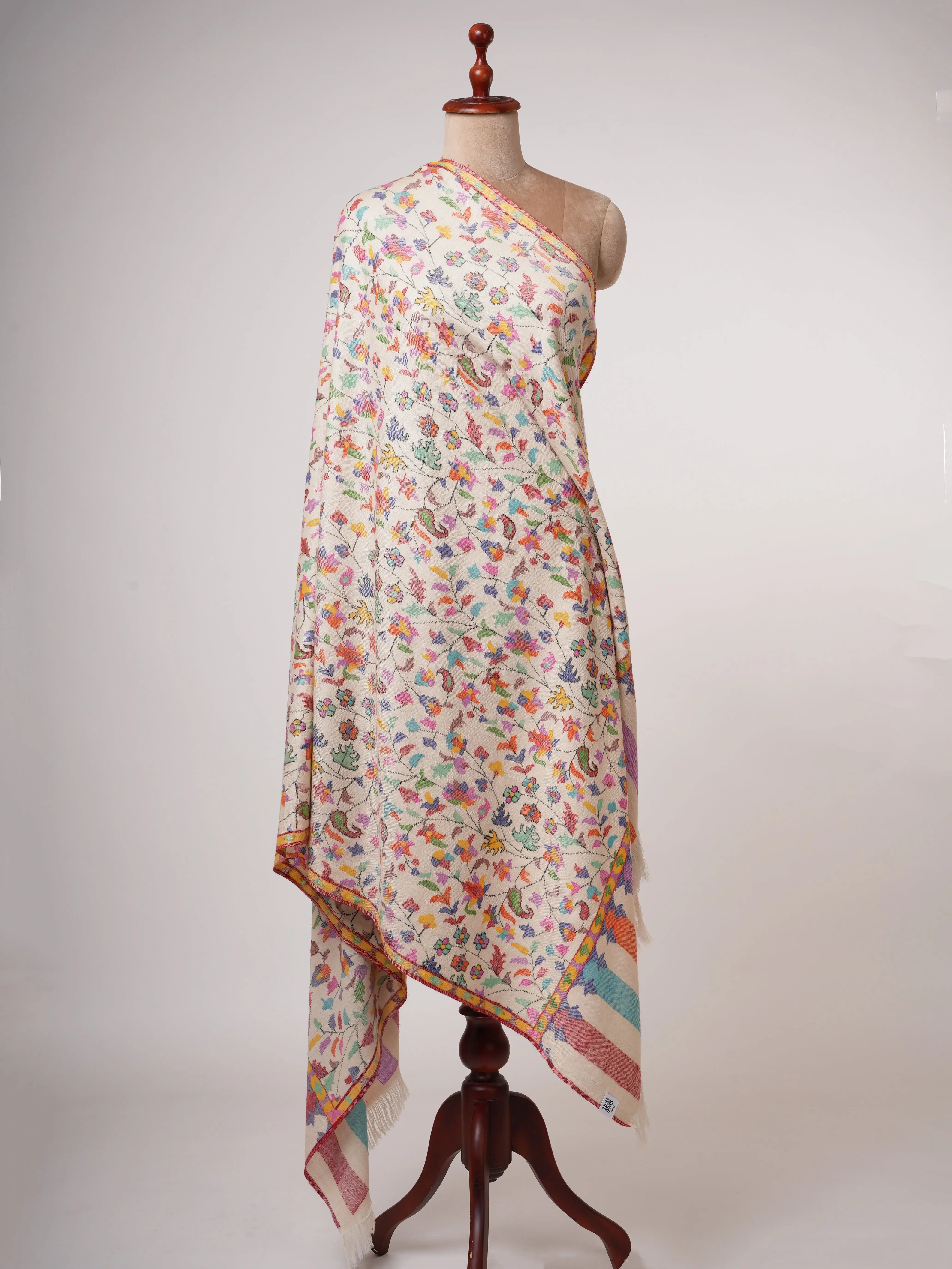 Ivory Kani Pashmina Shawl with Fine Traditional Motifs – Handwoven Art Shahkaar