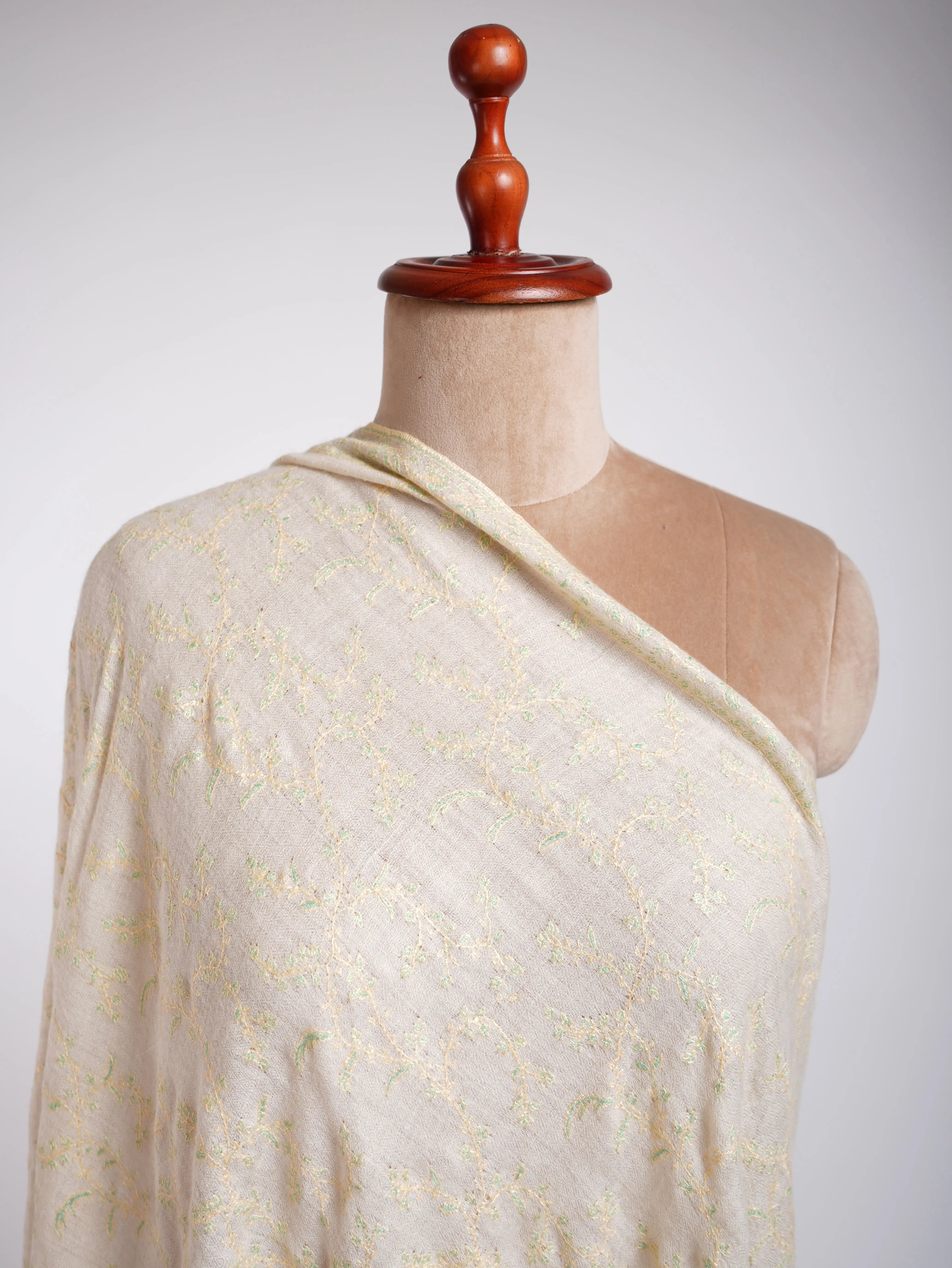 Jaaldar Sozni Embroidery Kashmiri Pashmina Shawl Ivory Shahkaar