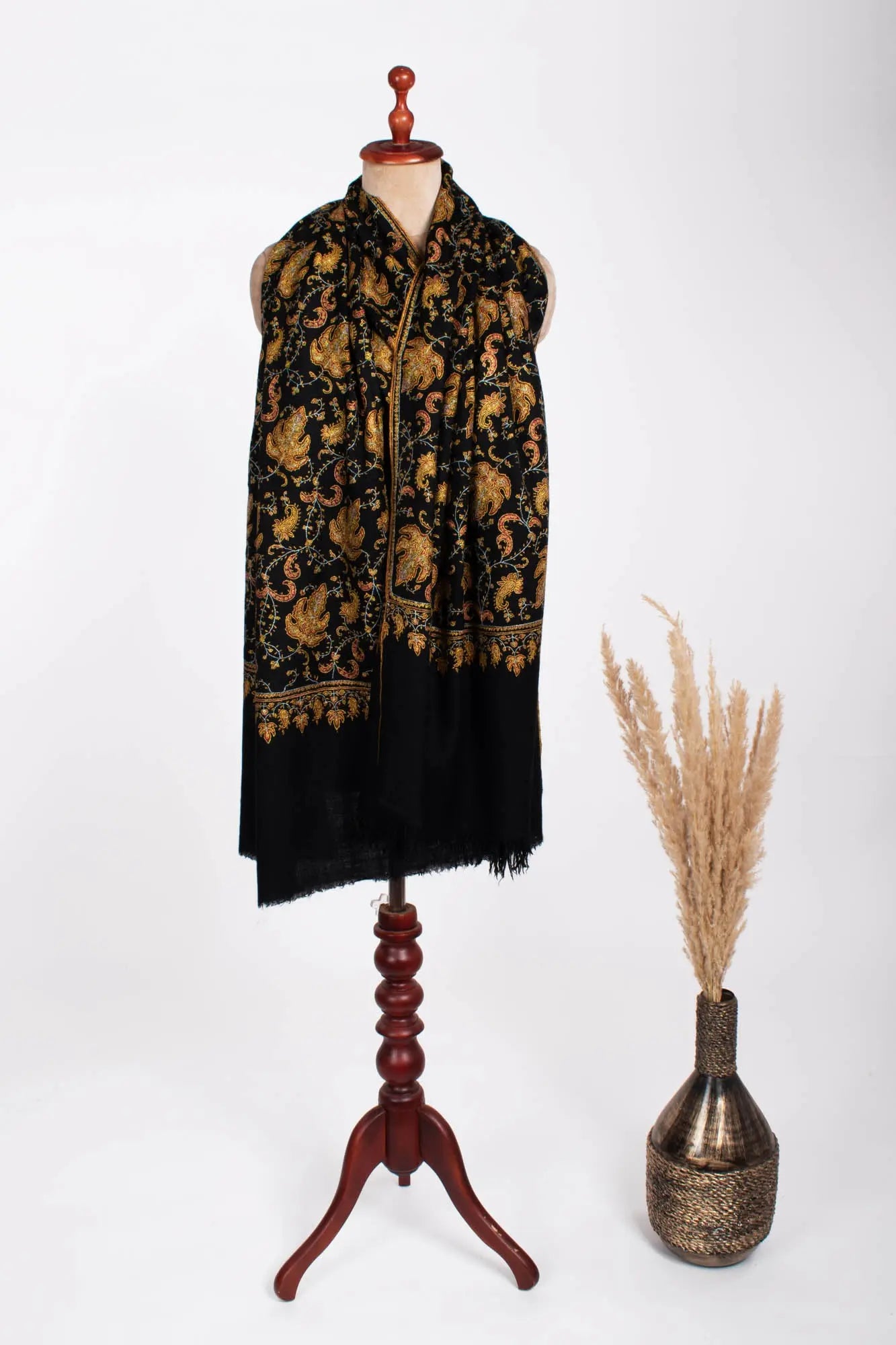 Maple Leaf Inspired Black Pashmina Shawl - CALEXICO Shahkaar