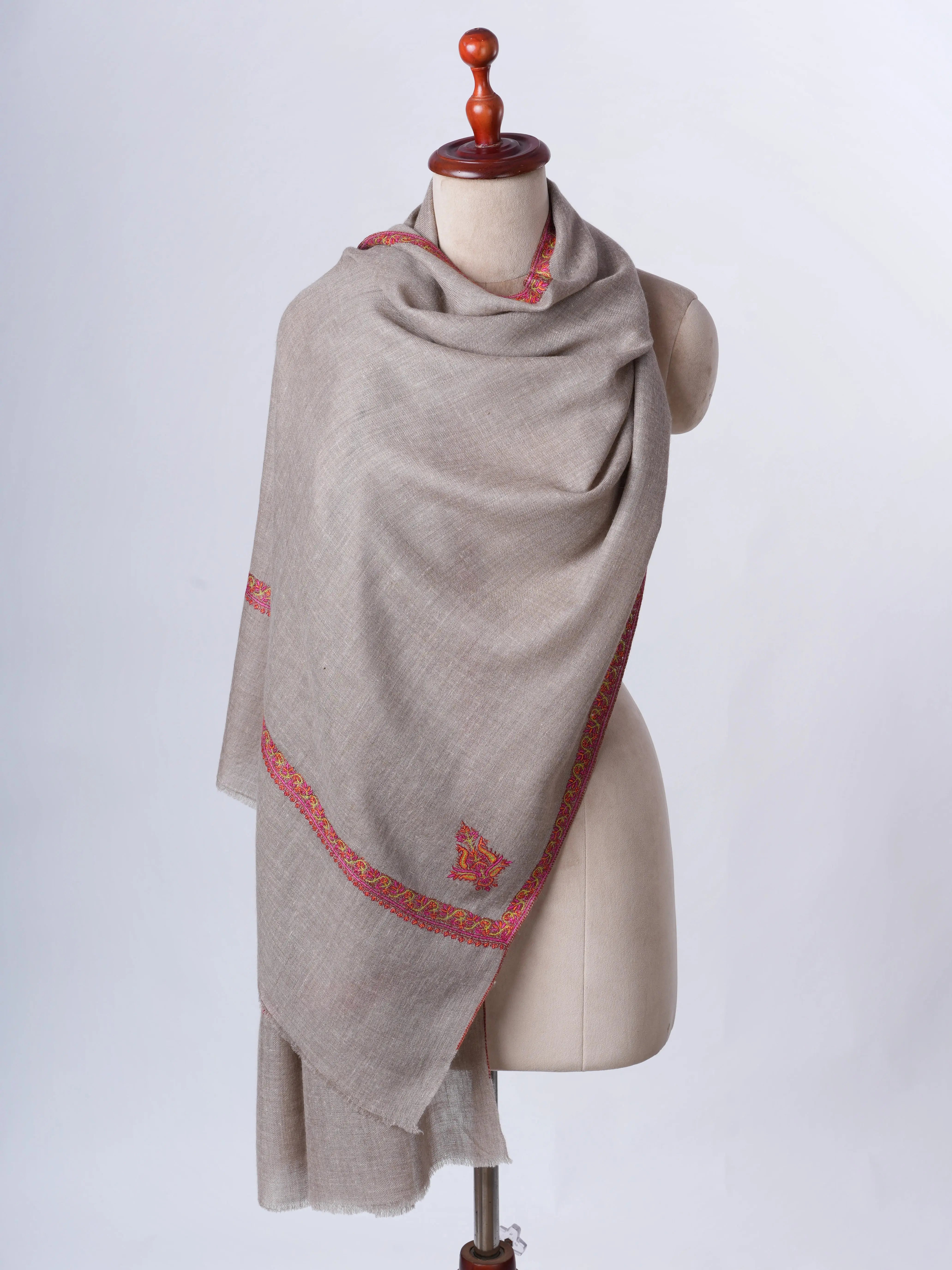 Natural Grey Cashmere Scarf with Hashia Embroidery – Handwoven Baby Soft Shahkaar