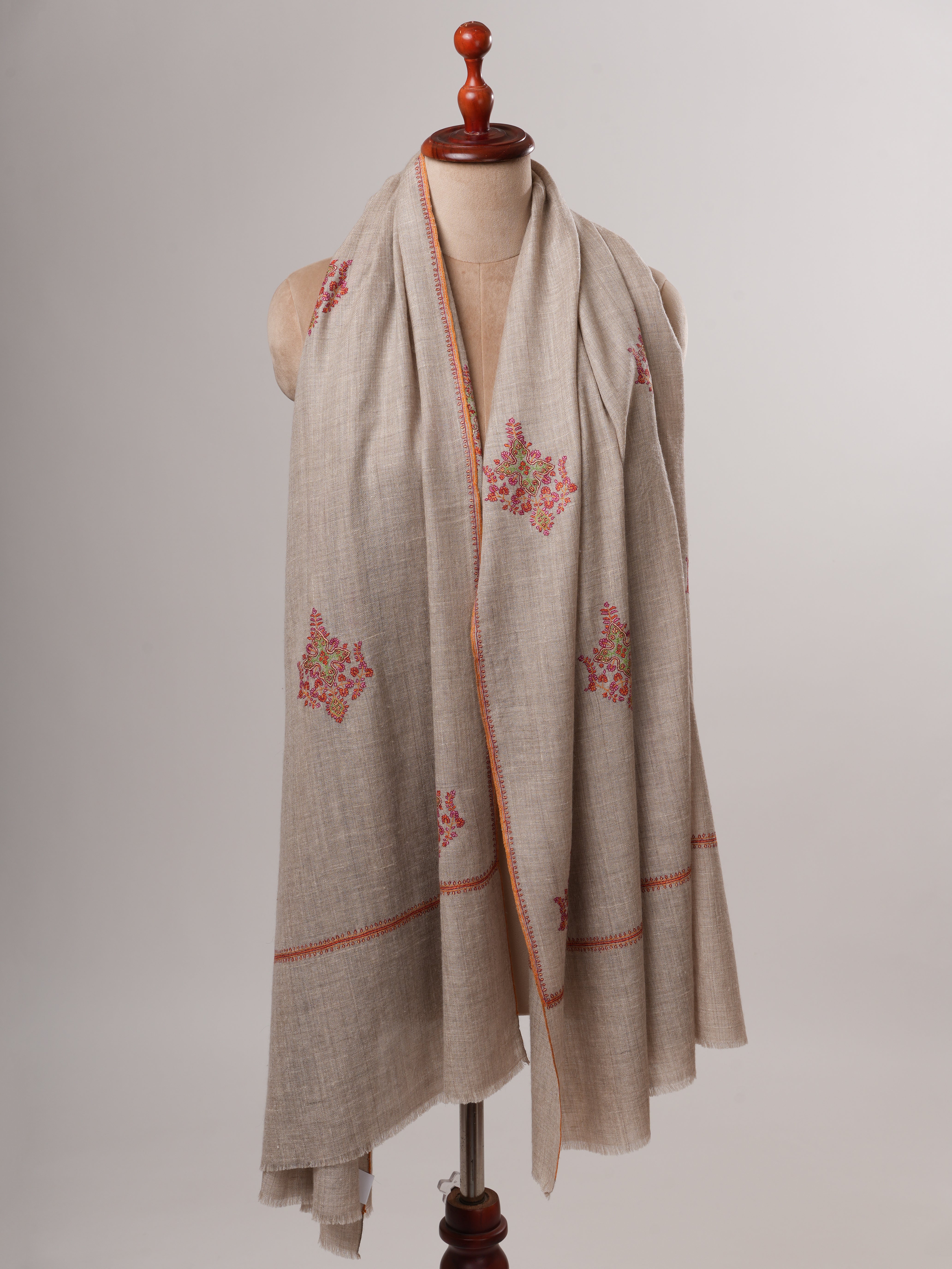 Natural Grey Hand Embroidered Buteh Kashmiri Pashmina Shawl Shahkaar