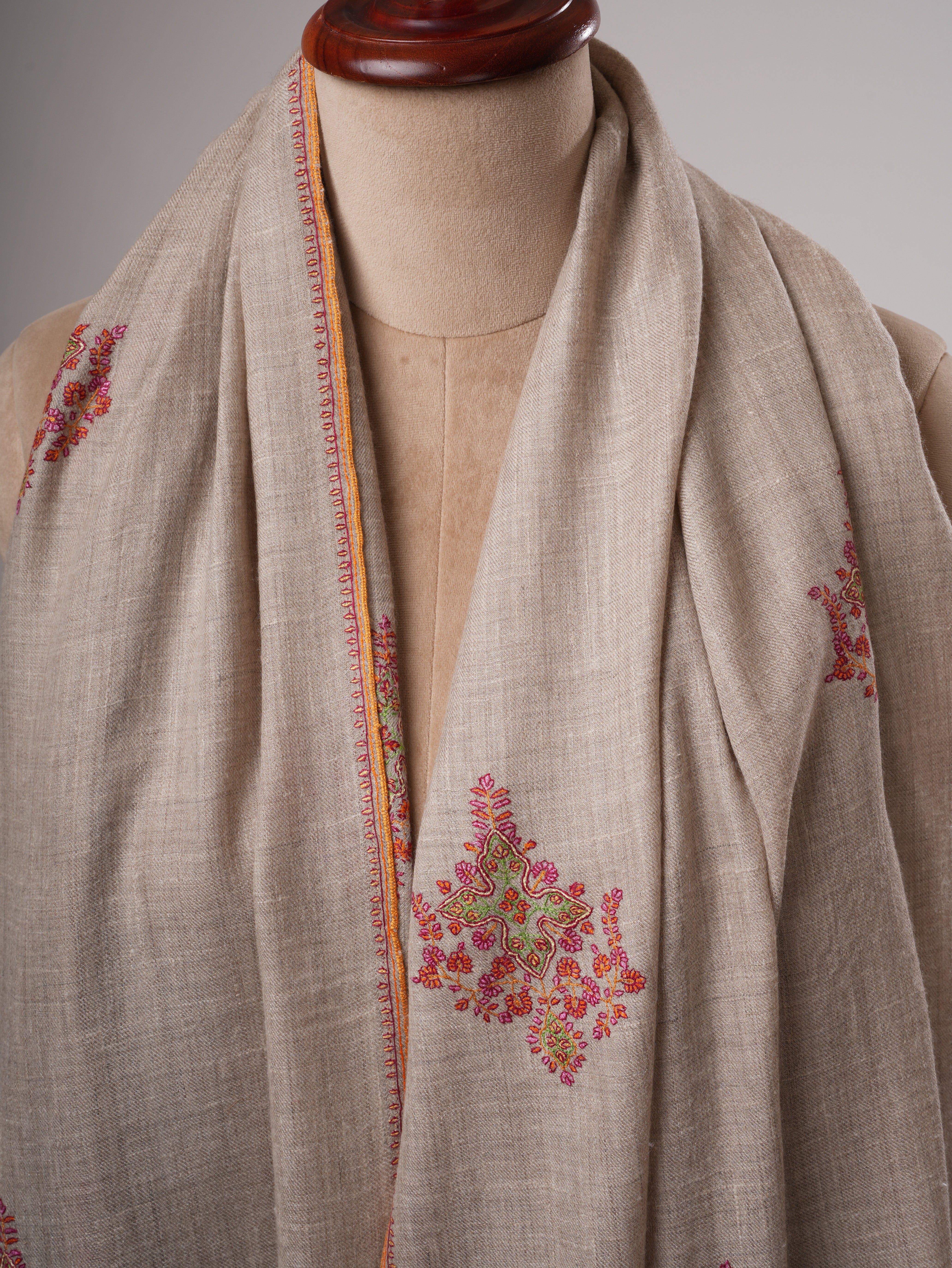 Natural Grey Hand Embroidered Buteh Kashmiri Pashmina Shawl Shahkaar