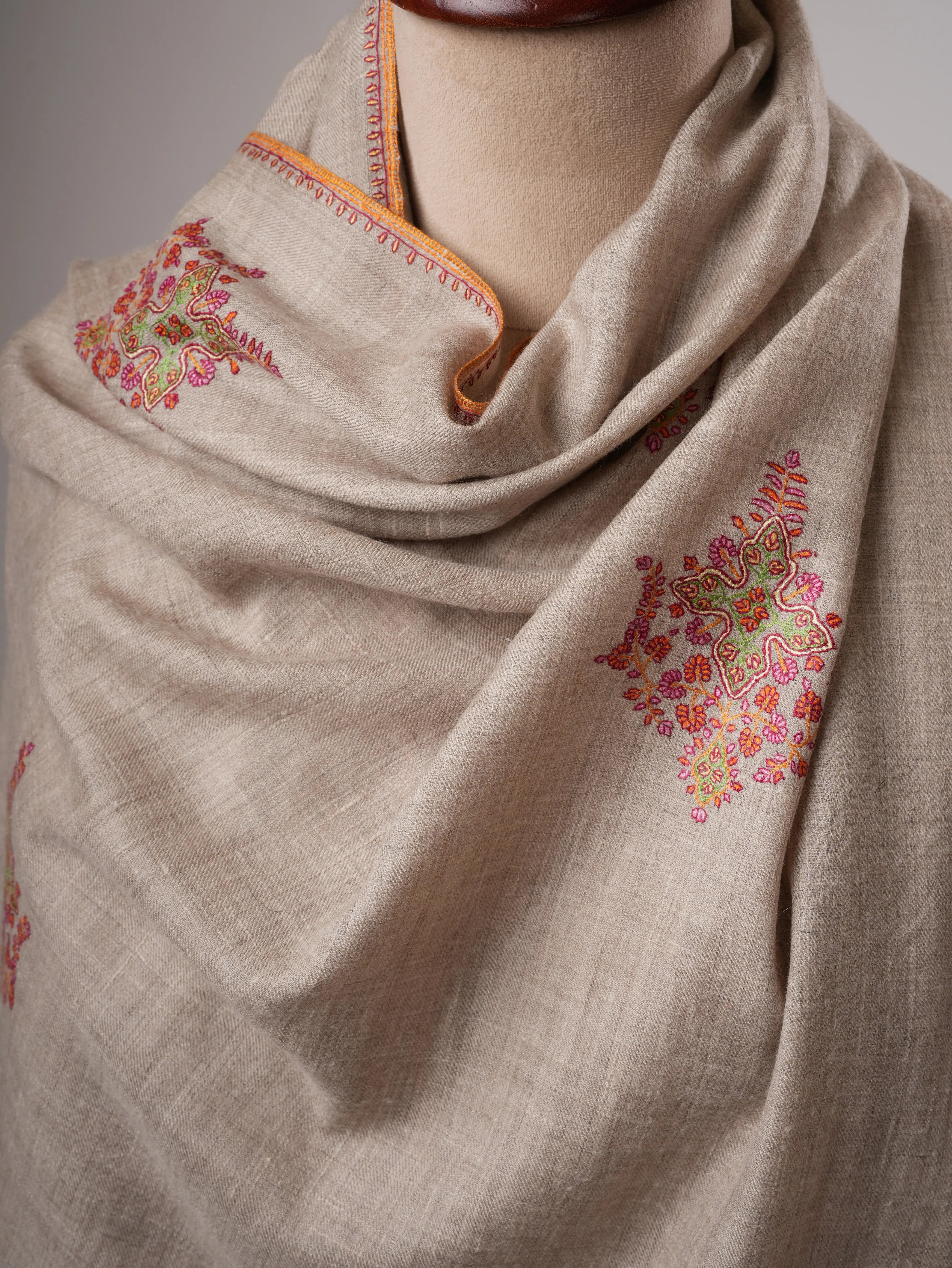 Natural Grey Hand Embroidered Buteh Kashmiri Pashmina Shawl Shahkaar