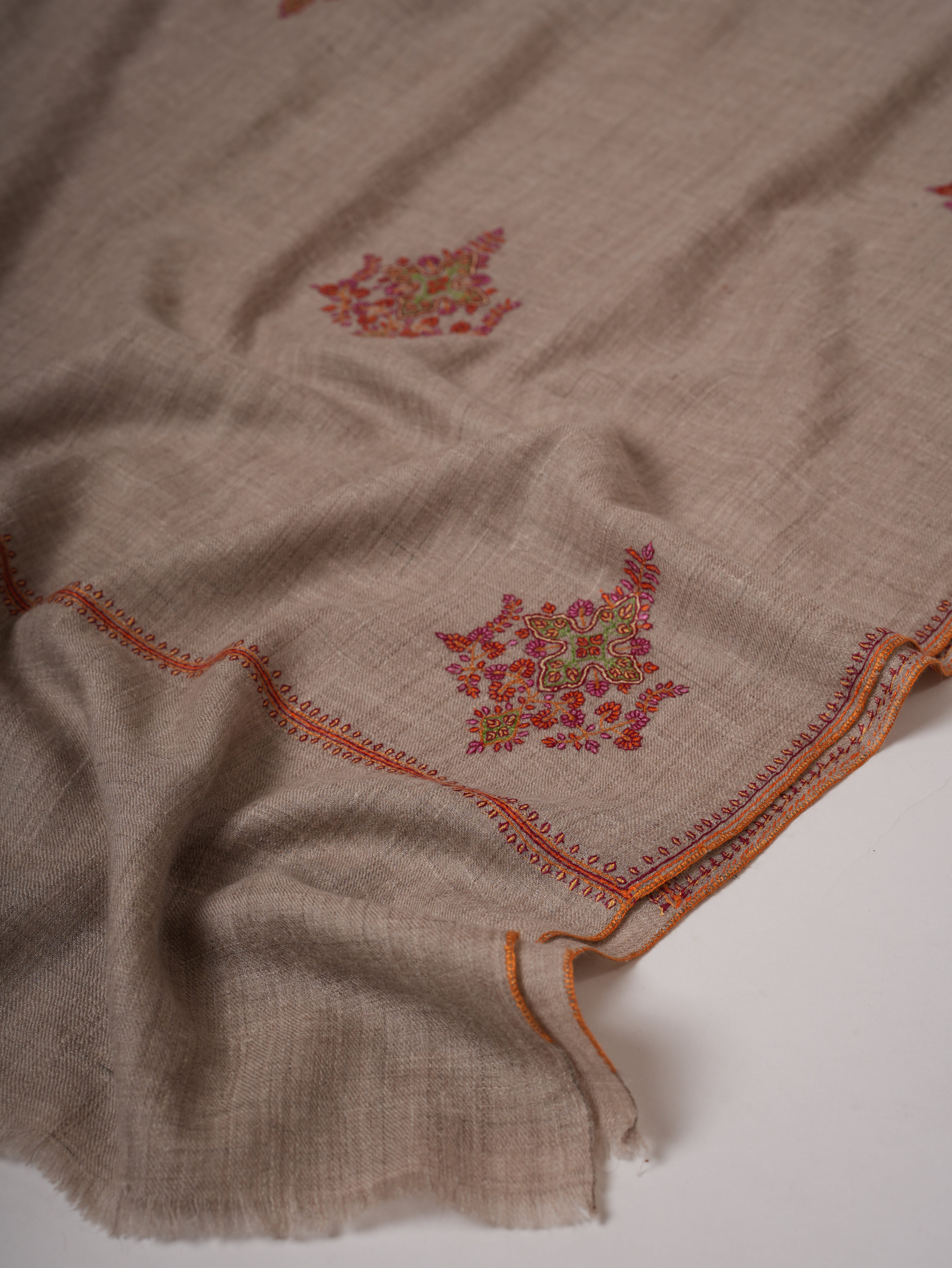 Natural Grey Hand Embroidered Buteh Kashmiri Pashmina Shawl Shahkaar