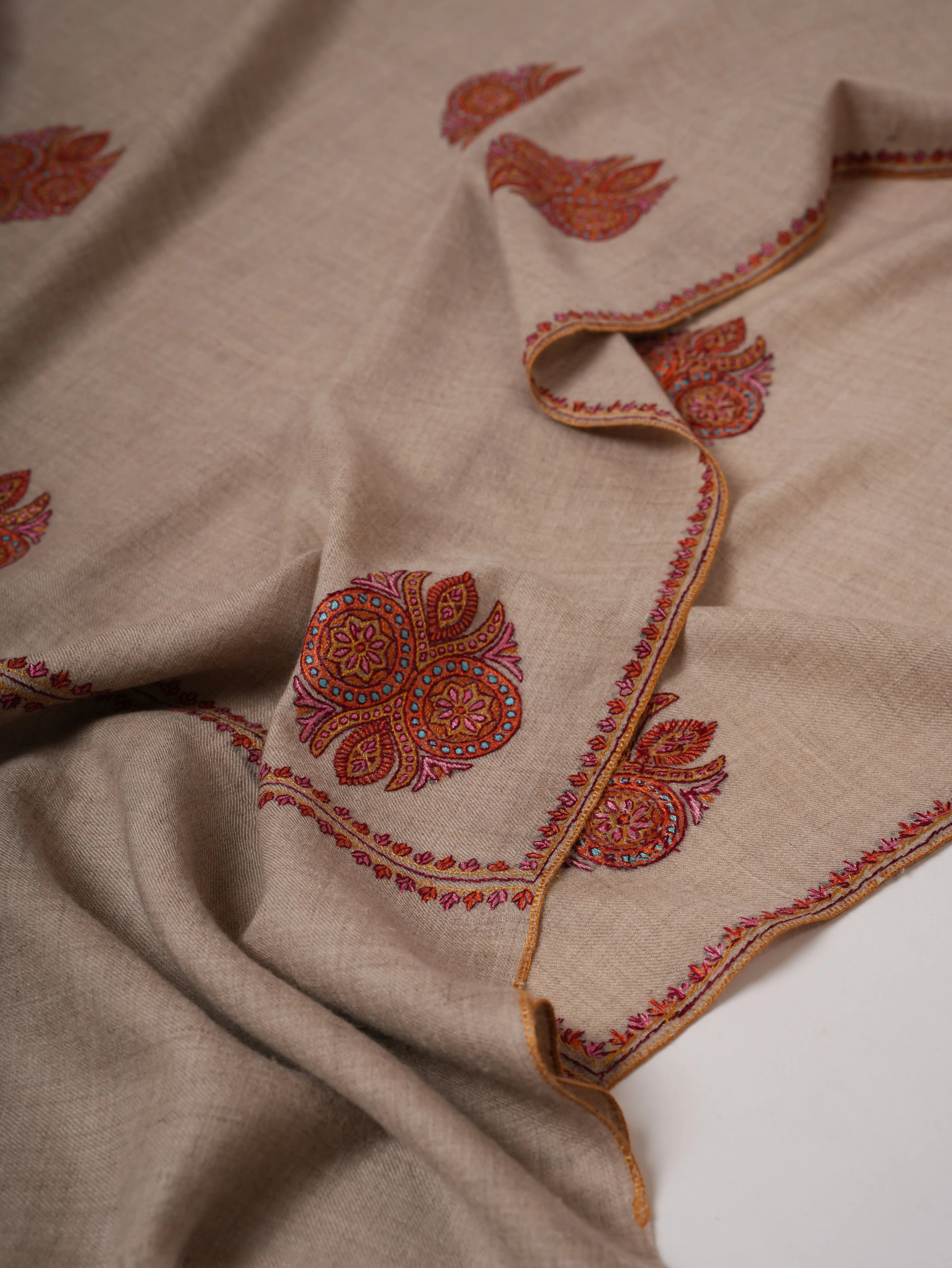 Natural Grey Pashmina Shawl – Handwoven with Buteh Sozni Embroidery Shahkaar