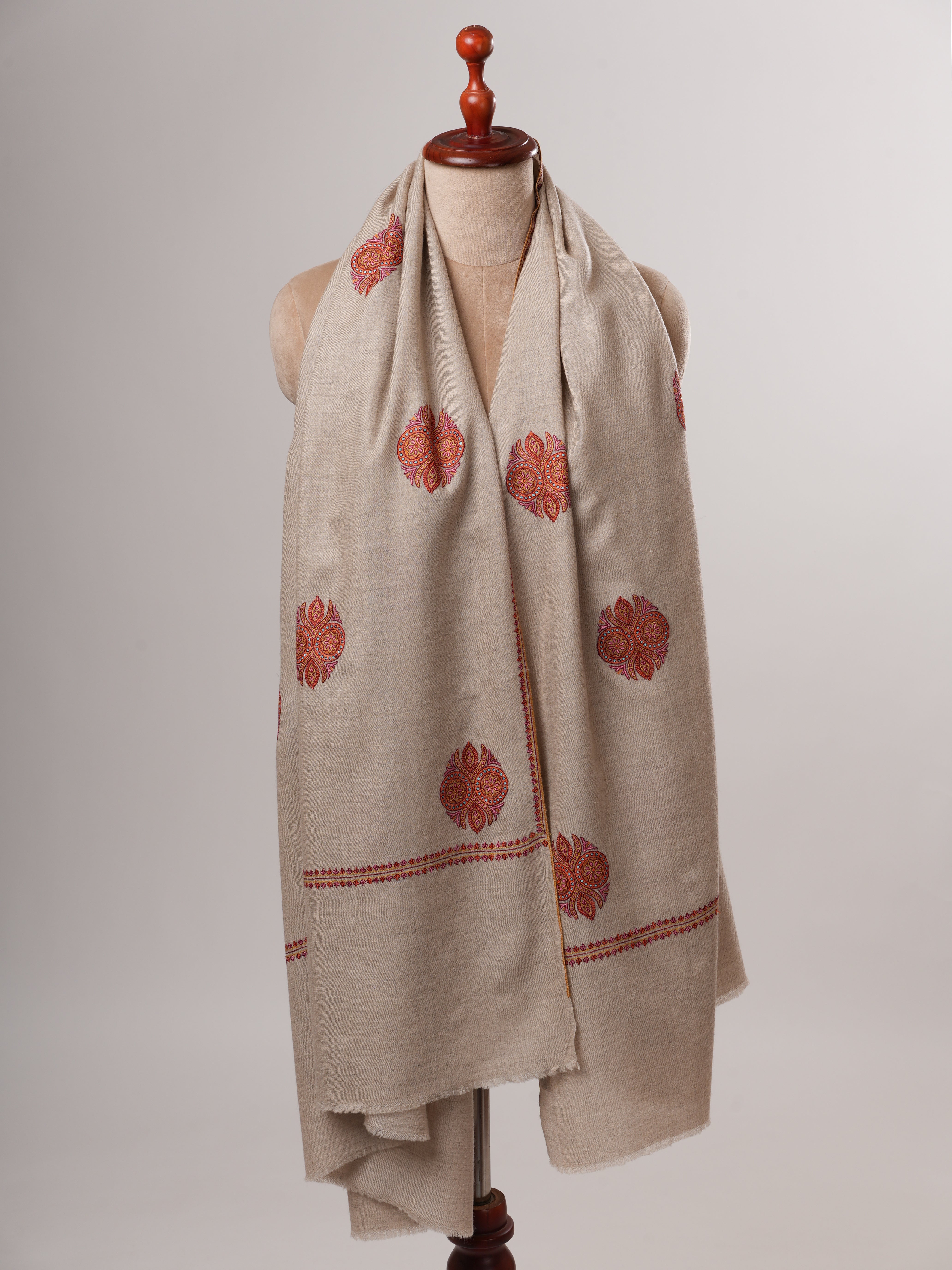 Natural Grey Pashmina Shawl – Handwoven with Buteh Sozni Embroidery Shahkaar