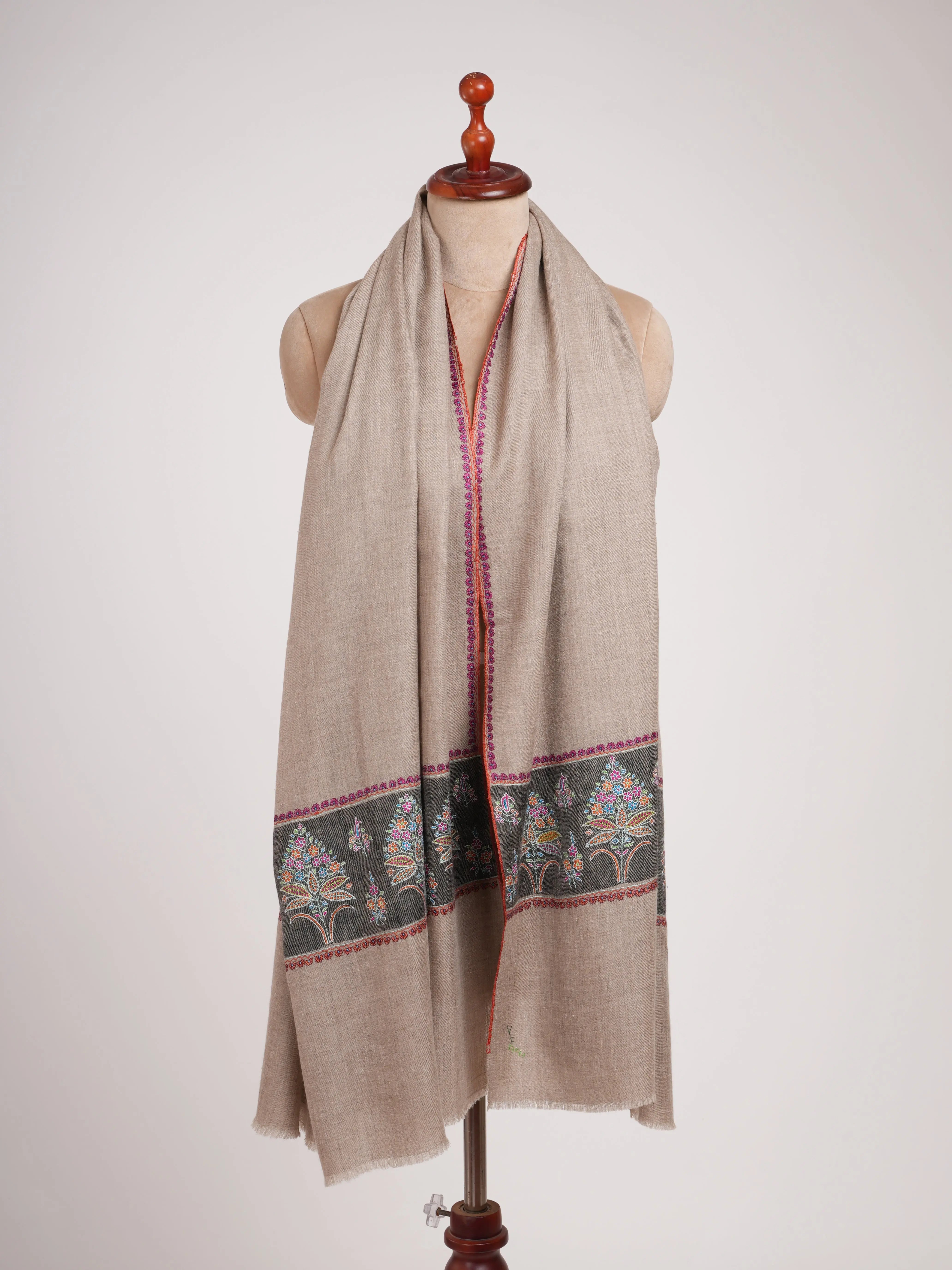 Natural Pashmina Shawl with Contrast Carbon Black Palla Shahkaar