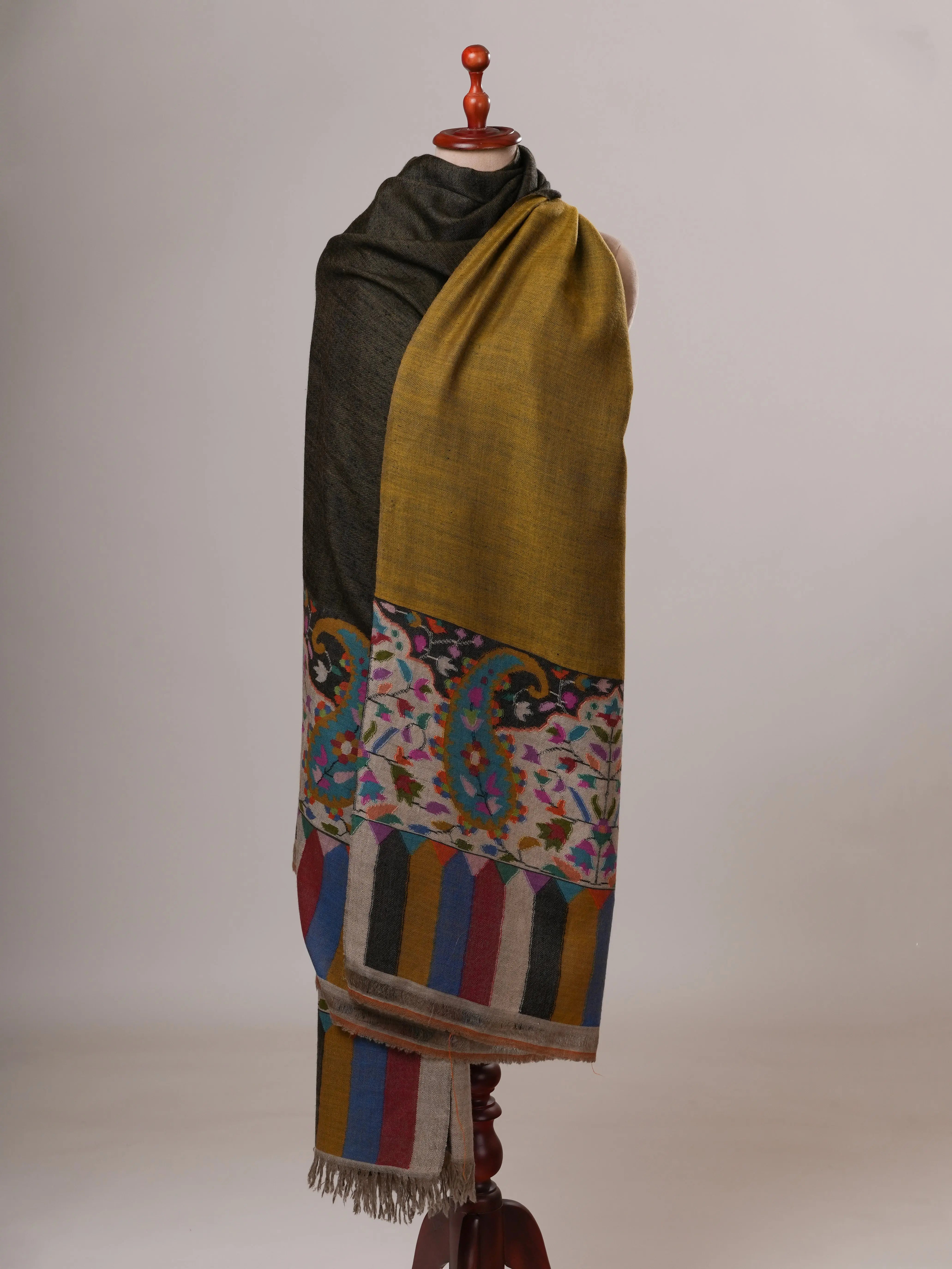 Oversized Dual Tone Mustard & Black Handwoven Kani Palla Pashmina Shawl Shahkaar