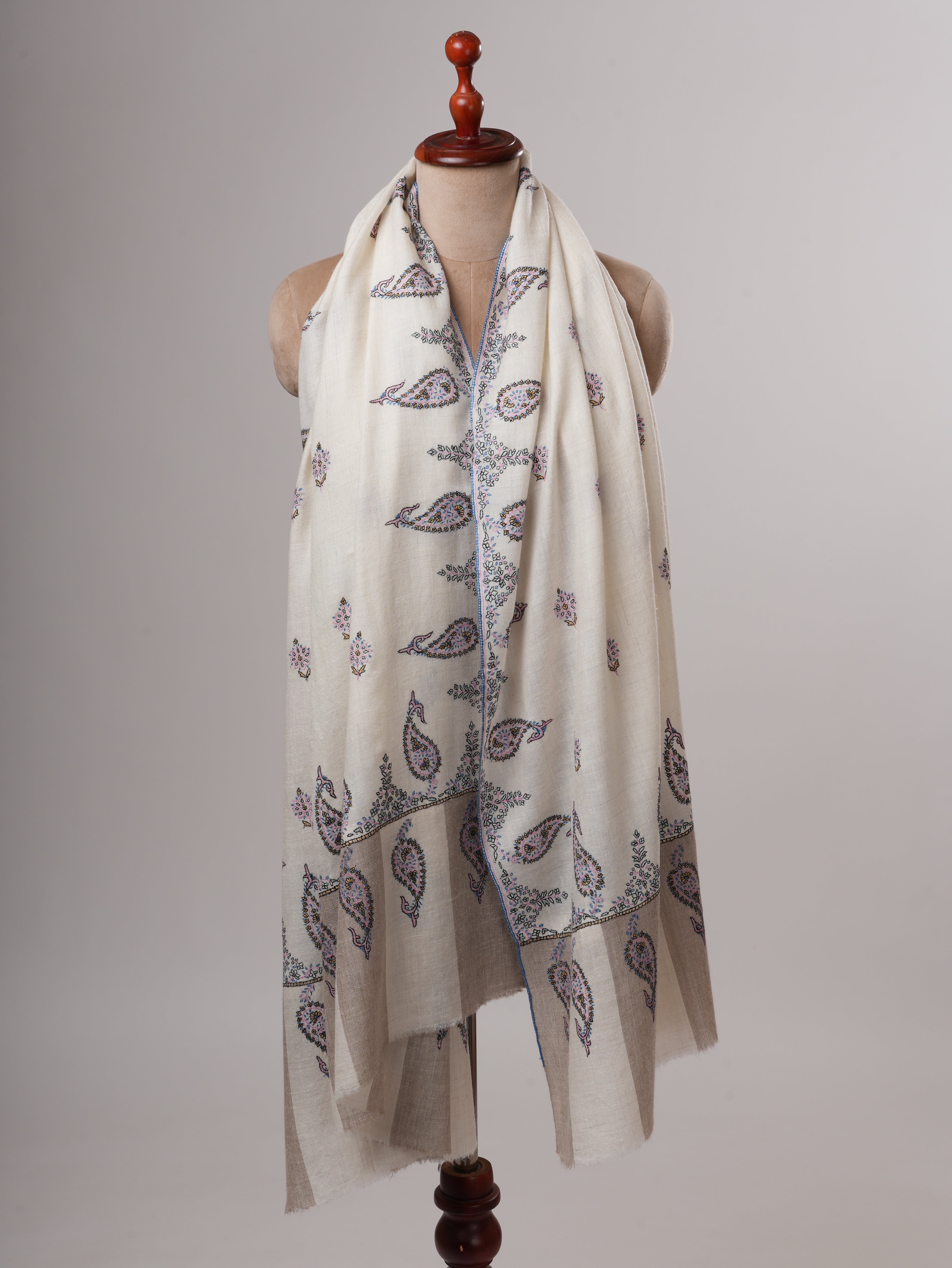 Paisley Floral Buteh Embroidered Kashmiri Pashmina Shawl – Handwoven Luxury Shahkaar