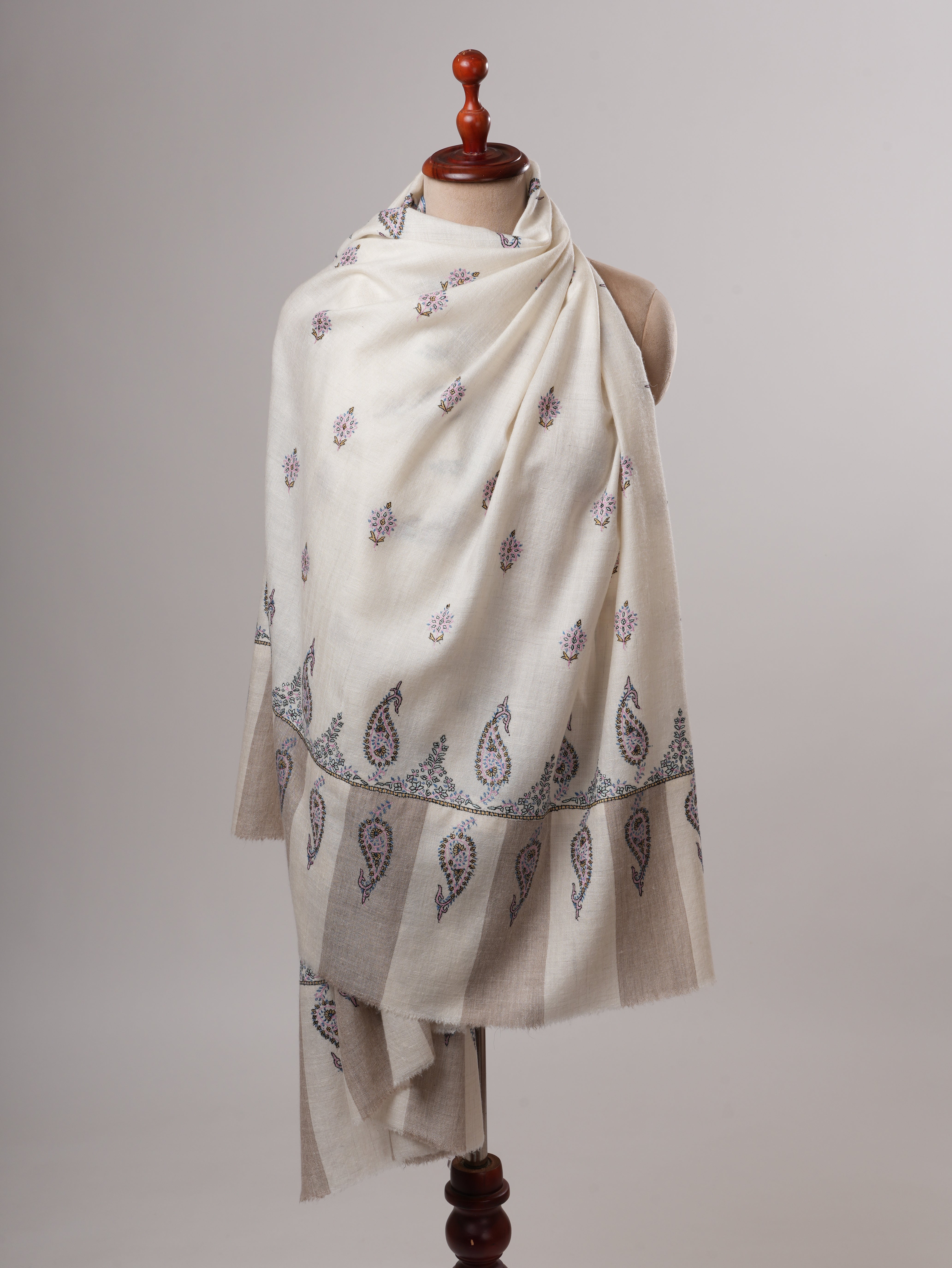 Paisley Floral Buteh Embroidered Kashmiri Pashmina Shawl – Handwoven Luxury Shahkaar