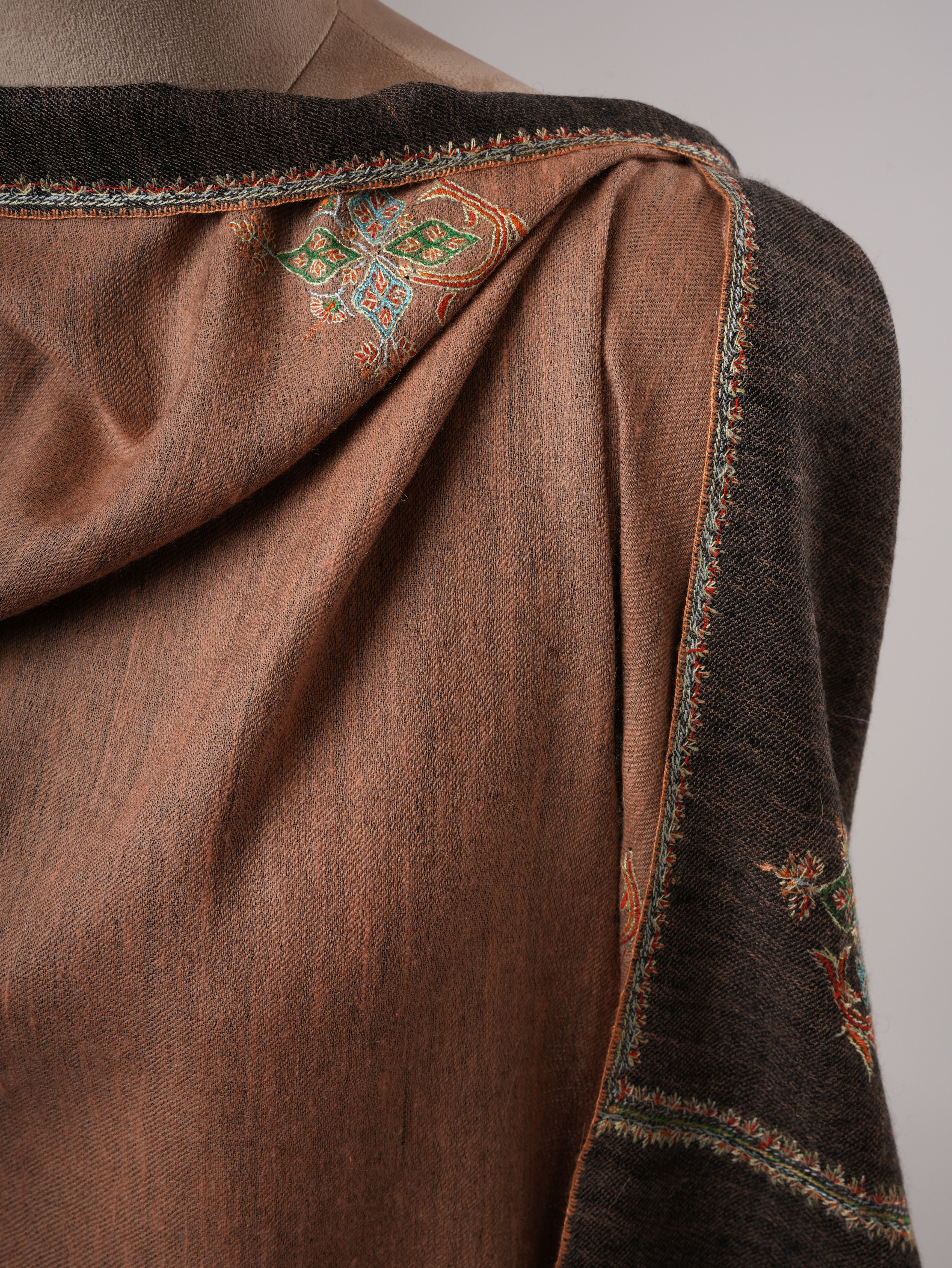 Peach Black Dorukha Shahkaar Pashmina – Handwoven with Buteh Sozni Embroidery Shahkaar