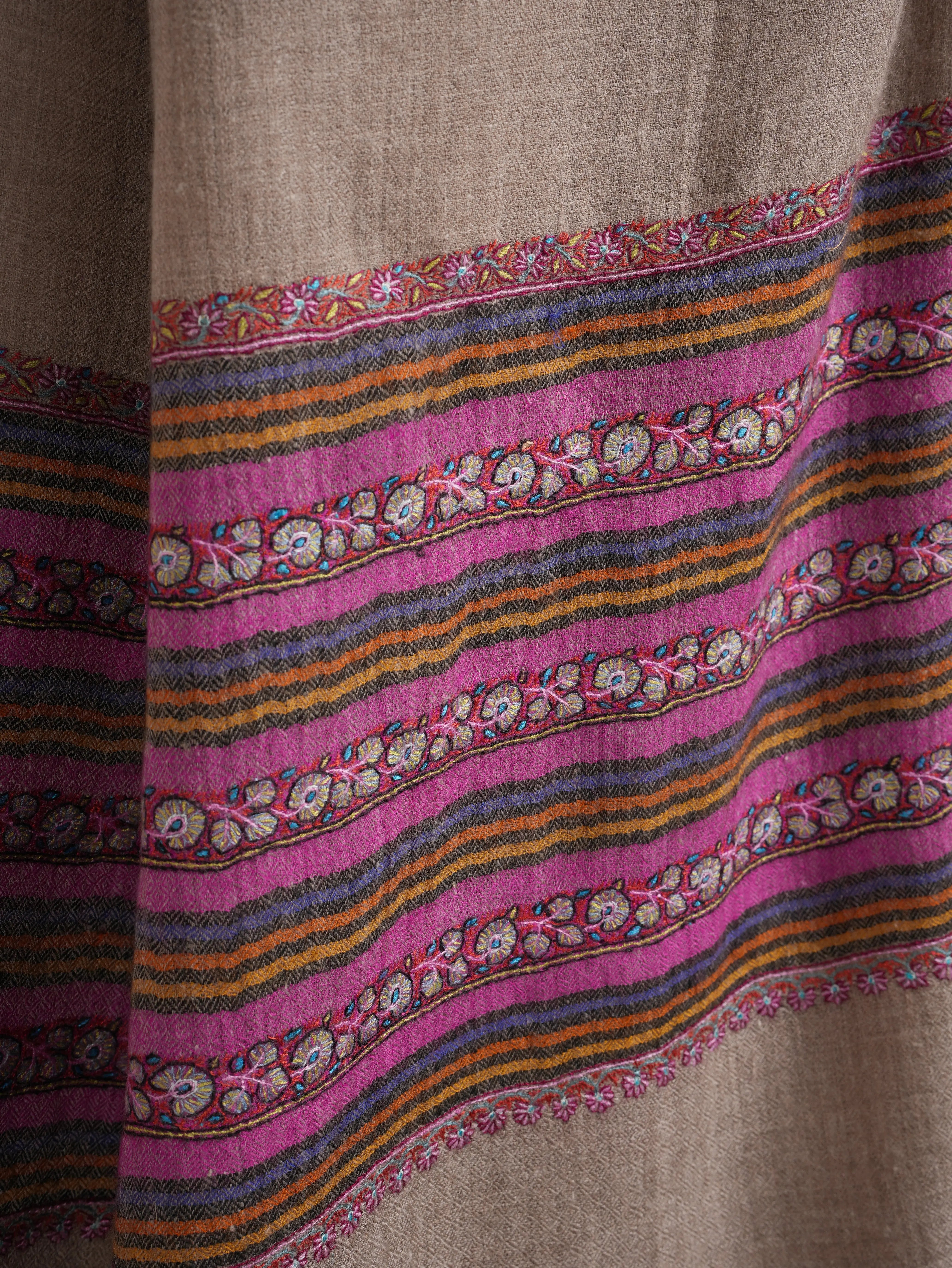 Soft Natural Grey Pashmina Shawl with Palla Embroidery Shahkaar