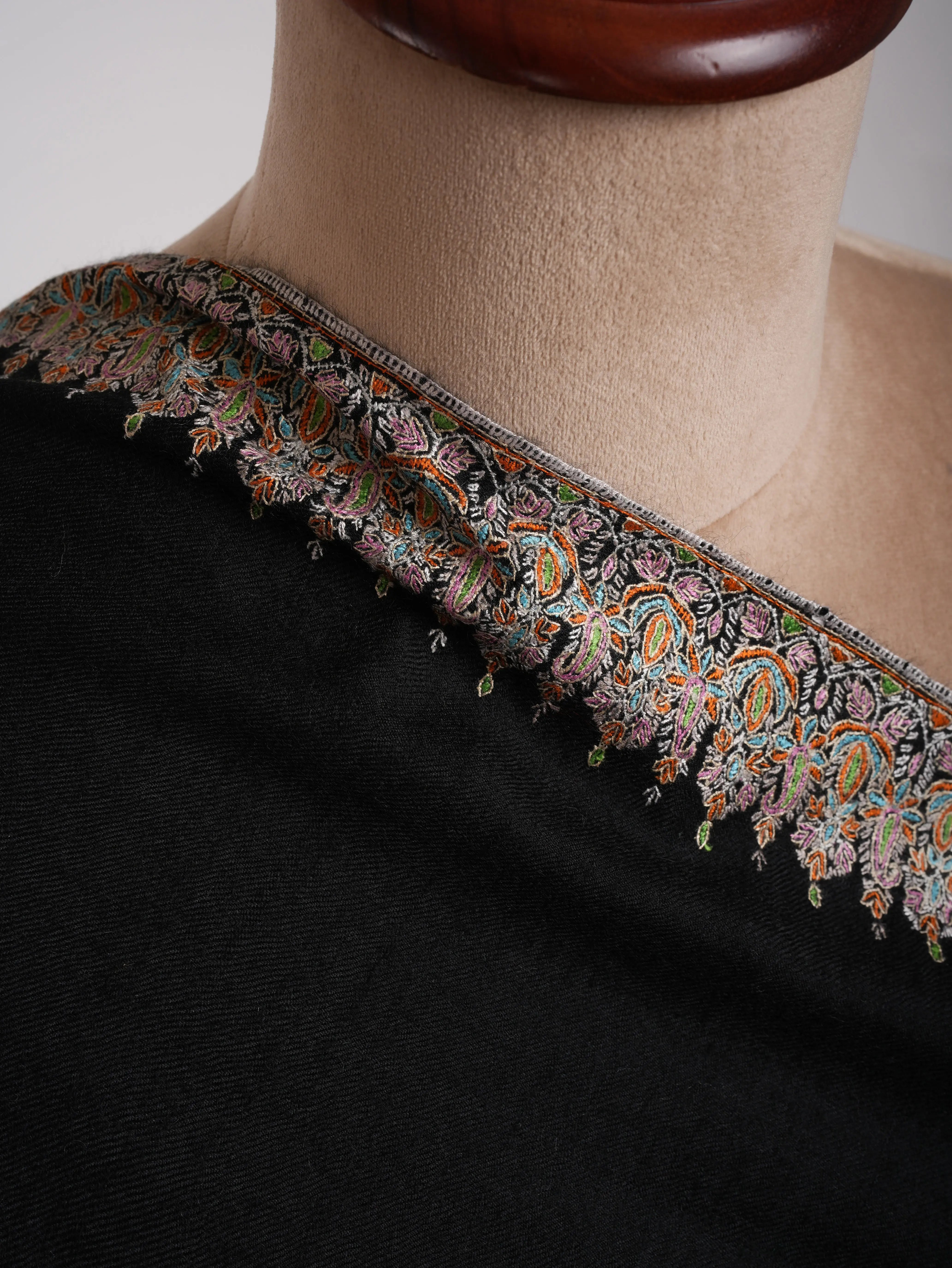 Sozni Embroidered Neemdaur Black Pashmina Shawl Shahkaar