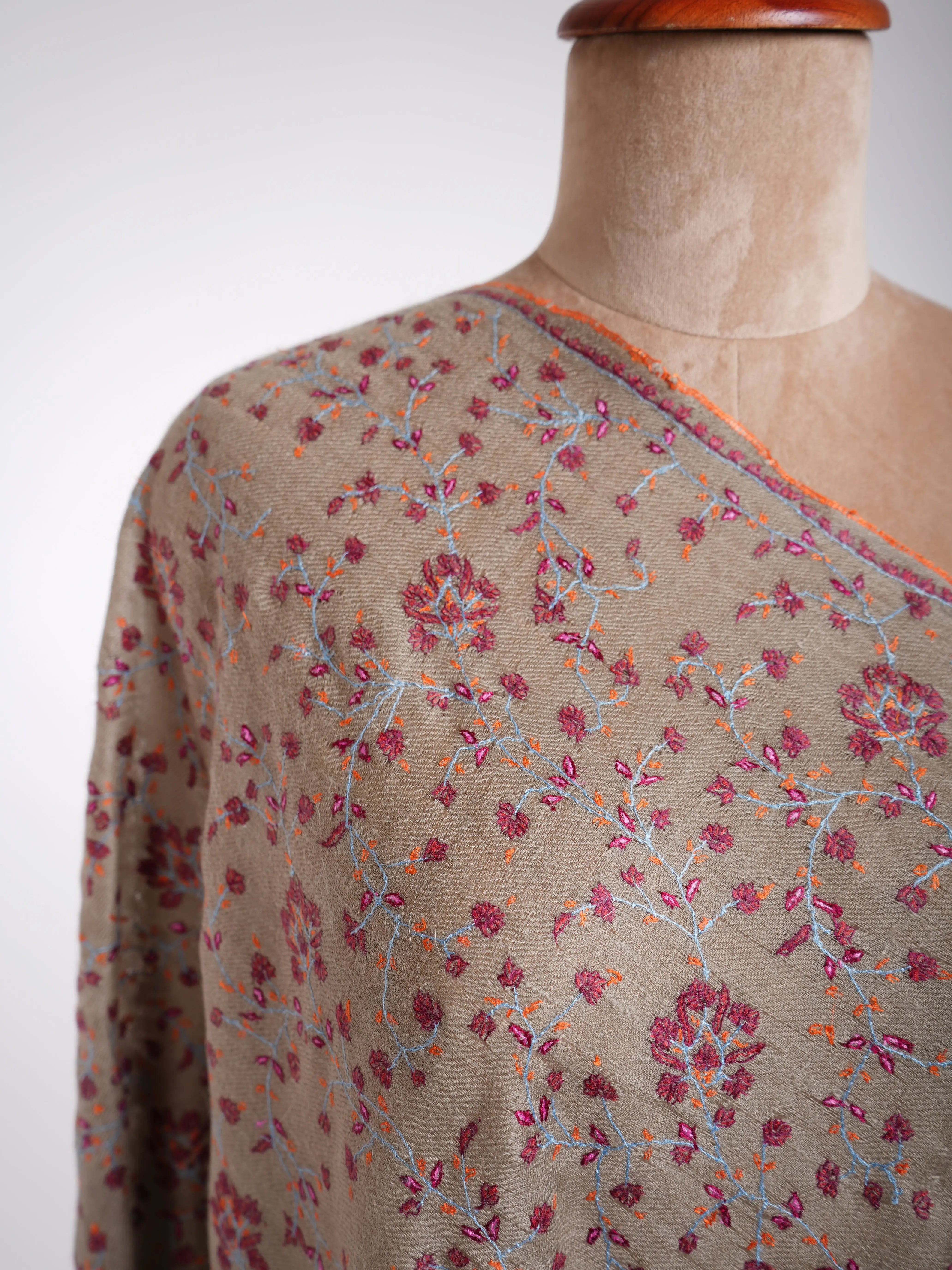 Sozni Embroidery Indian Cashmere Stole Smoke Shahkaar