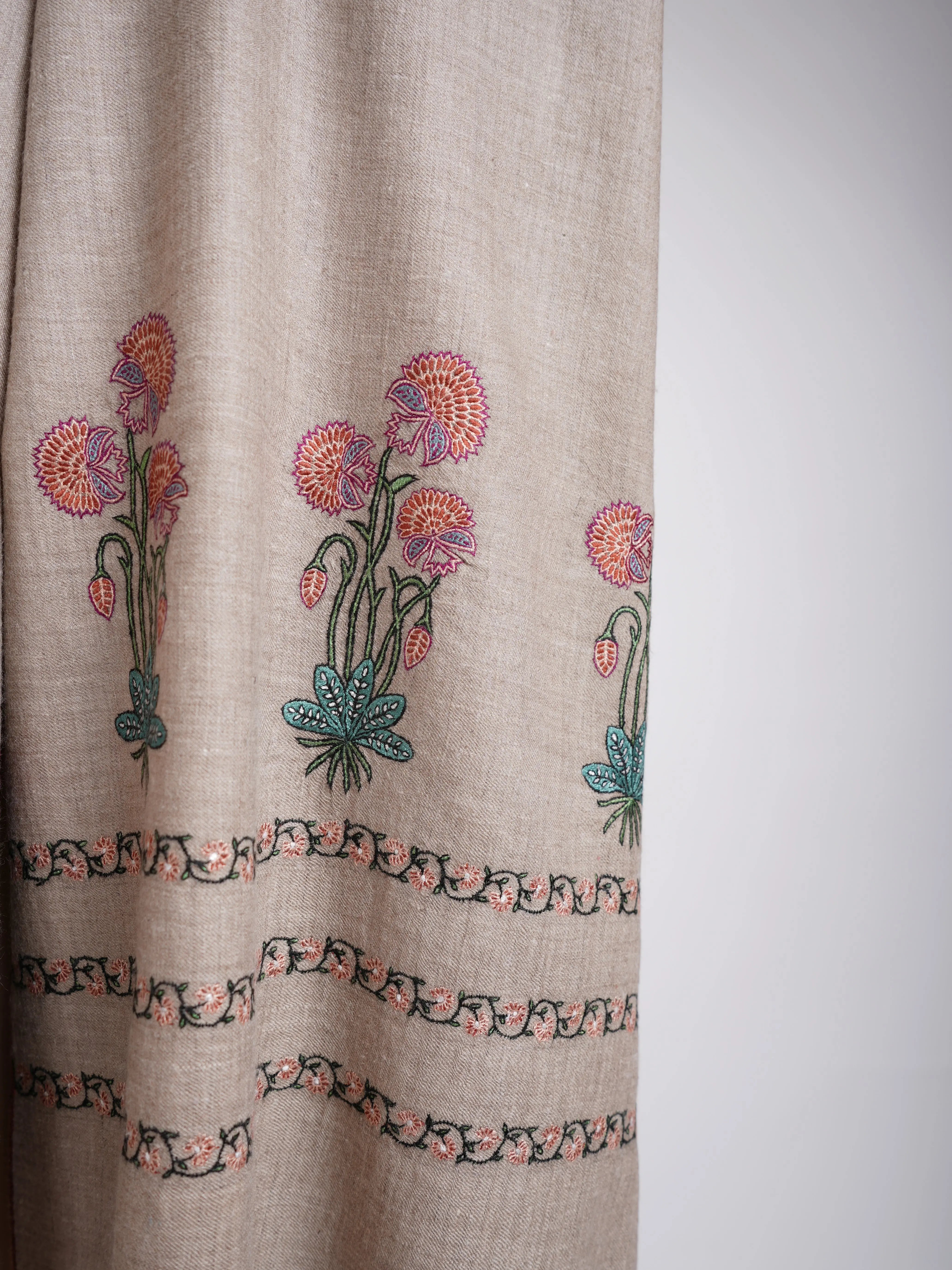 Sozni Palla Buti Hand Embroidered Pashmina Shawl Natural Shahkaar