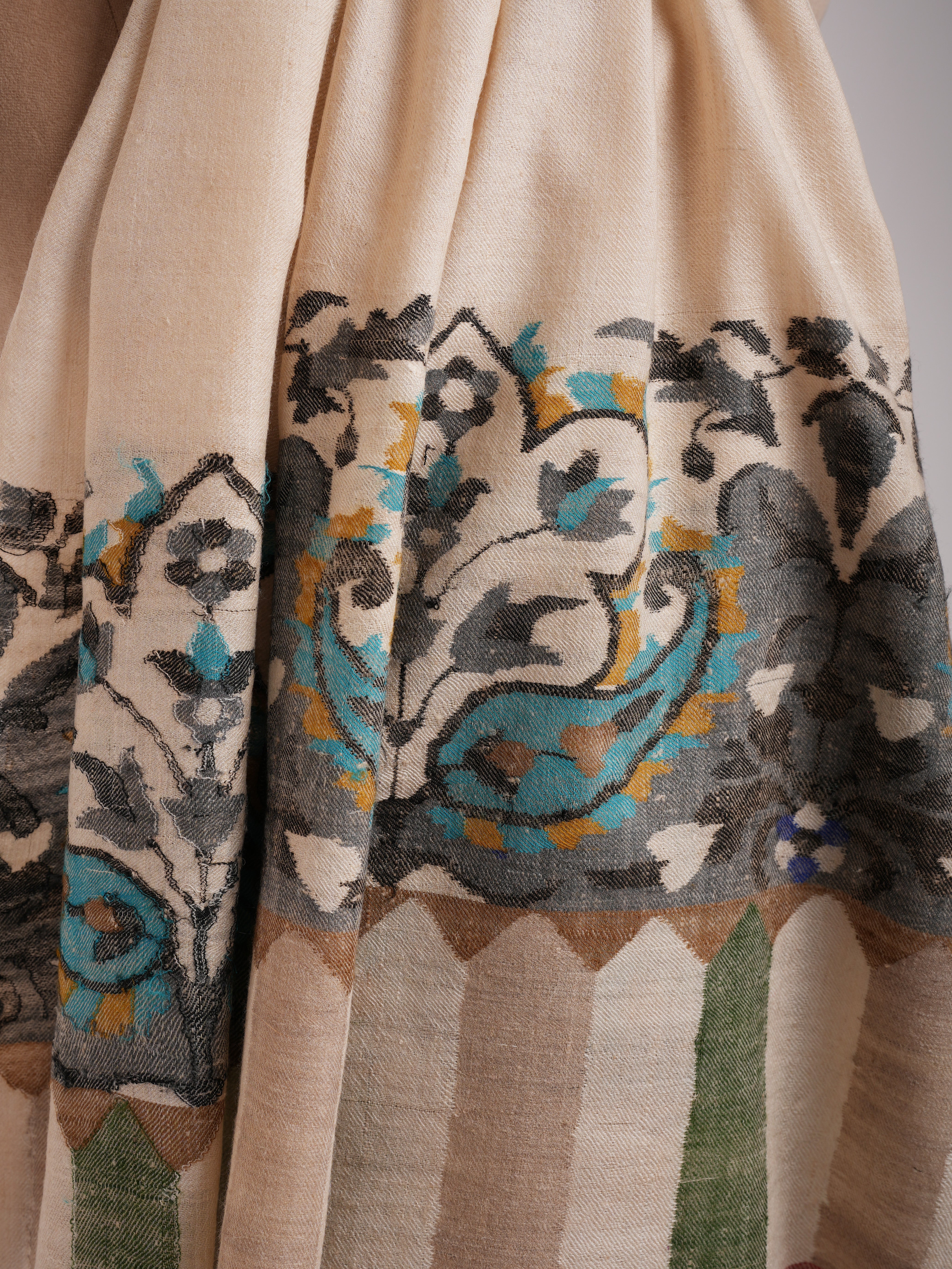 Bulky Oversized Pure Pashmina Kani Wrap