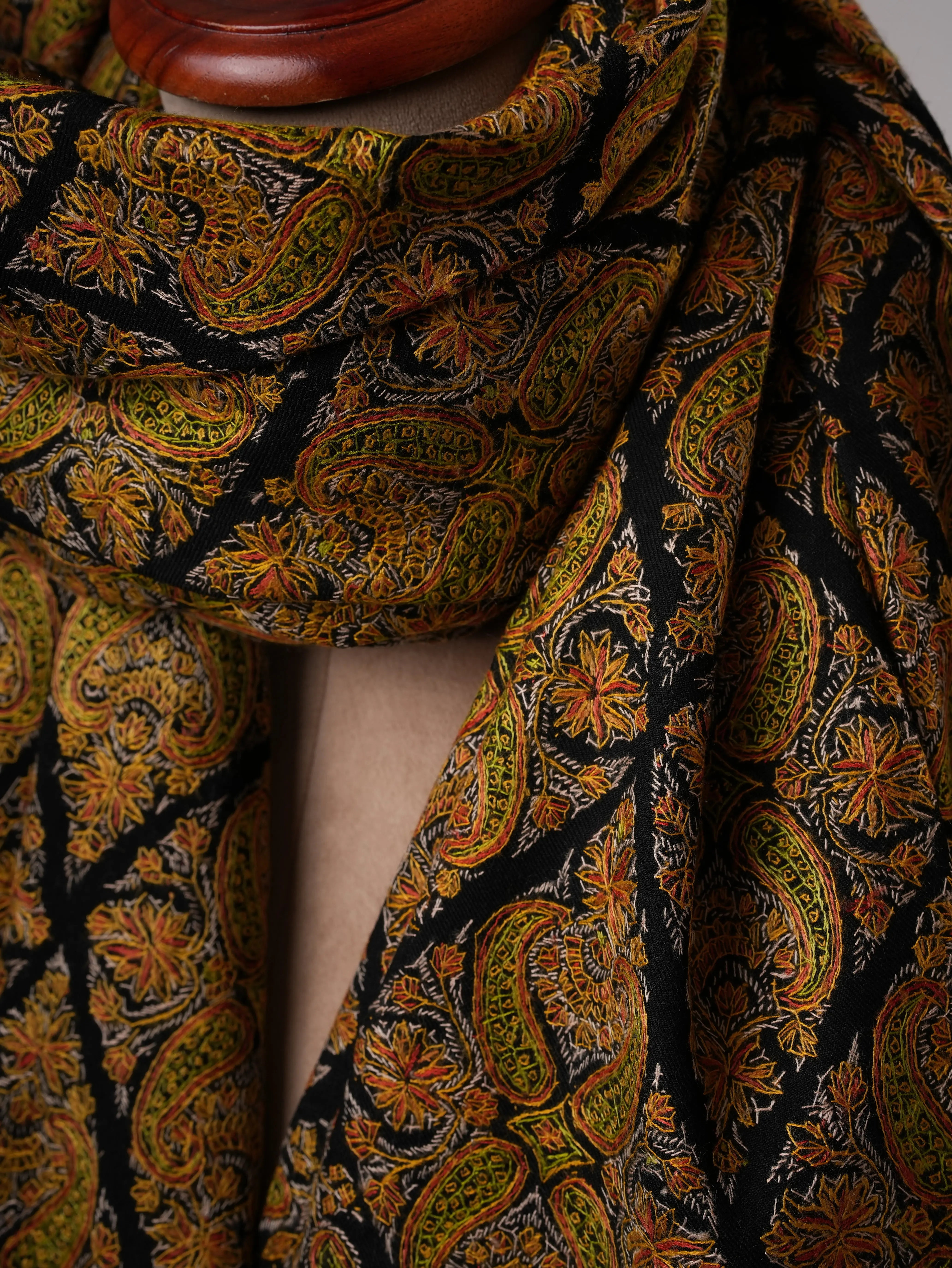 Classic Black Jamavar Fine Wool Shawl with Intricate Sozni Embroidery Shahkaar