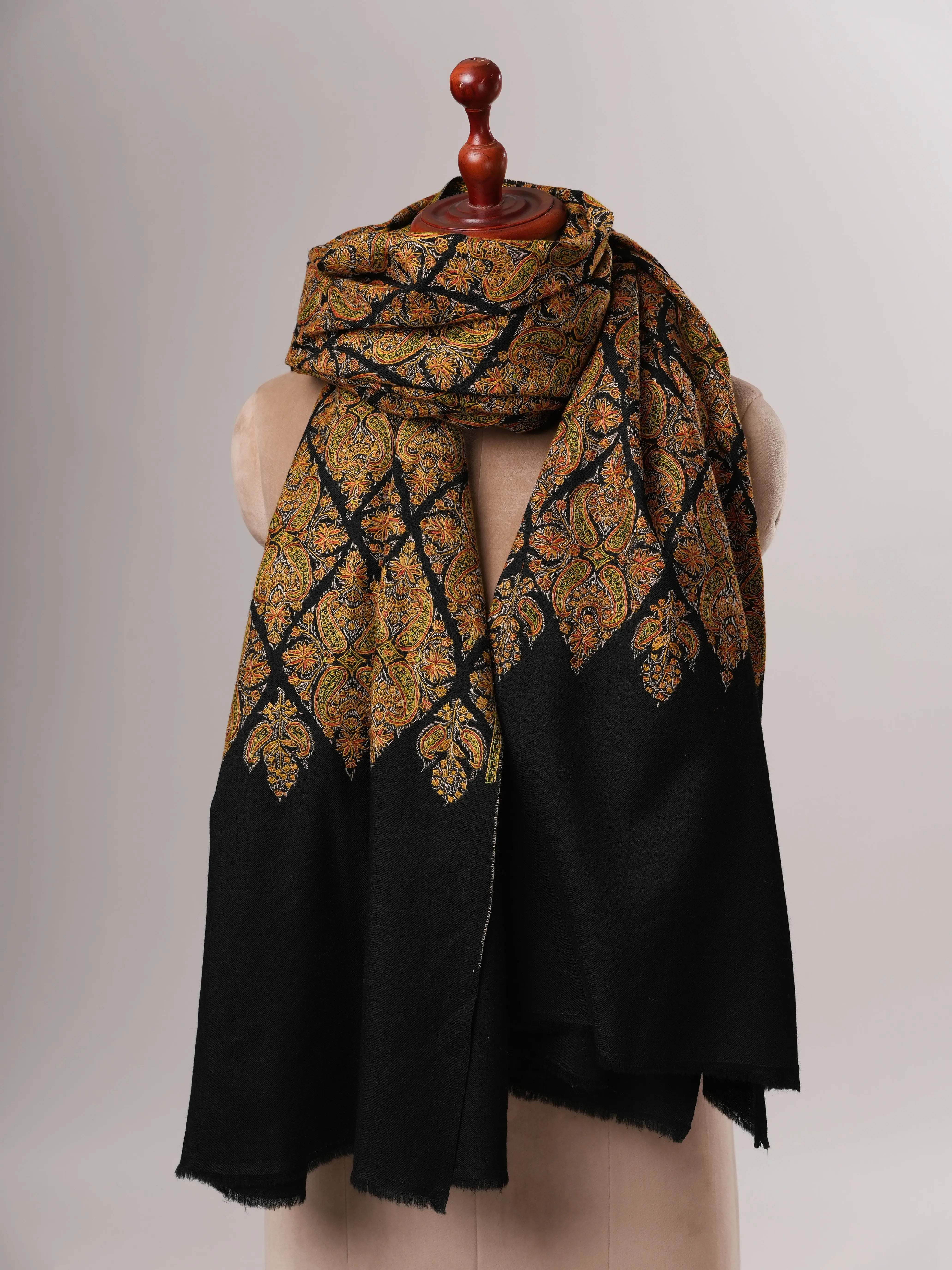 Classic Black Jamavar Fine Wool Shawl with Intricate Sozni Embroidery Shahkaar