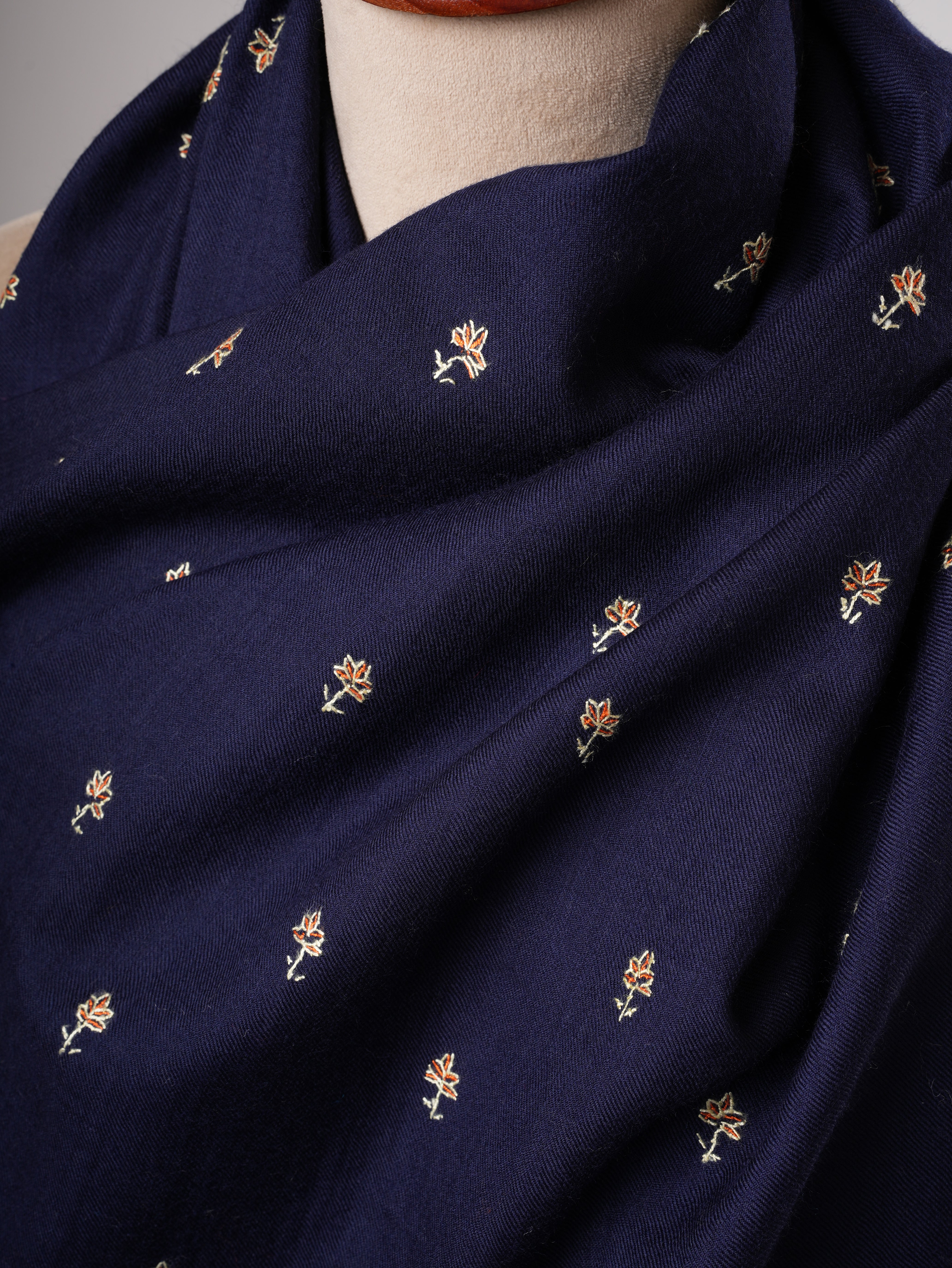 Buteh Embroidered Fine Wool Kashmiri Shawl Shahkaar